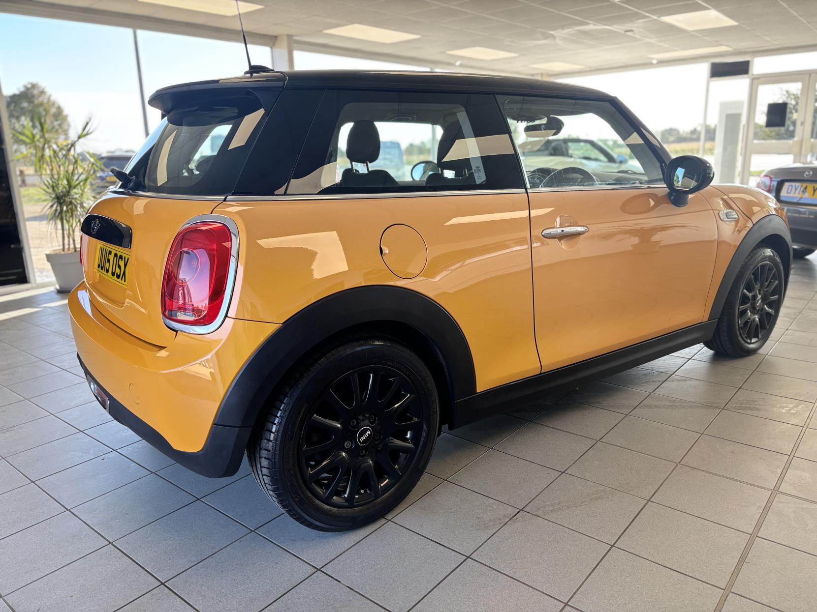 MINI Hatch 1.5 Cooper D Hatchback 3dr Diesel Manual Euro 6 (s/s) (116 ps)