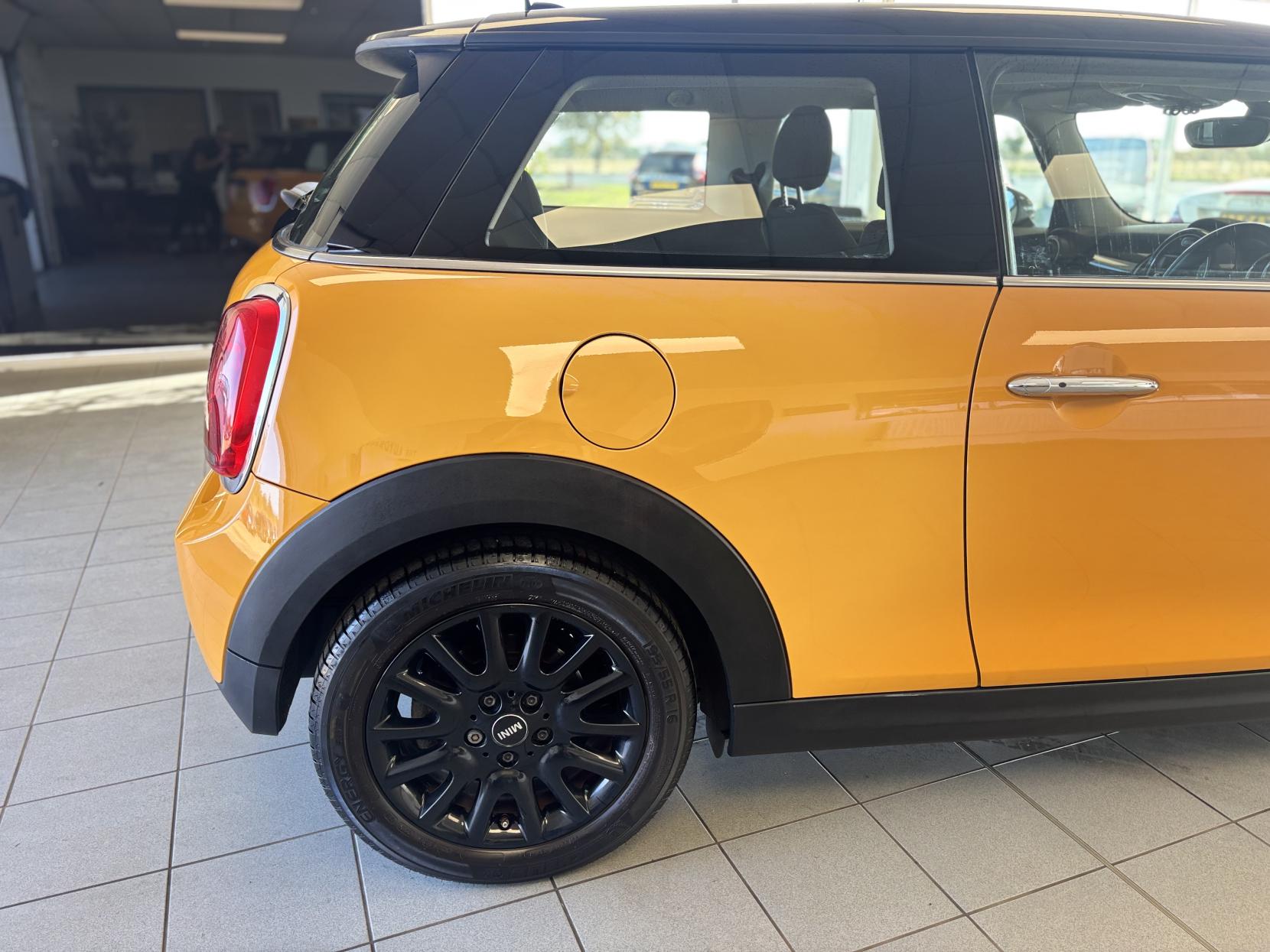 MINI Hatch 1.5 Cooper D Hatchback 3dr Diesel Manual Euro 6 (s/s) (116 ps)