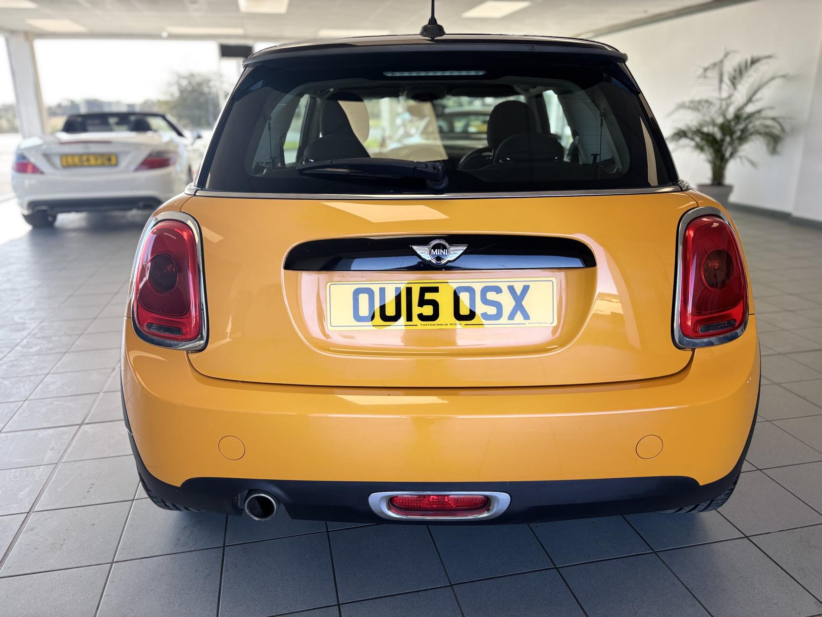 MINI Hatch 1.5 Cooper D Hatchback 3dr Diesel Manual Euro 6 (s/s) (116 ps)