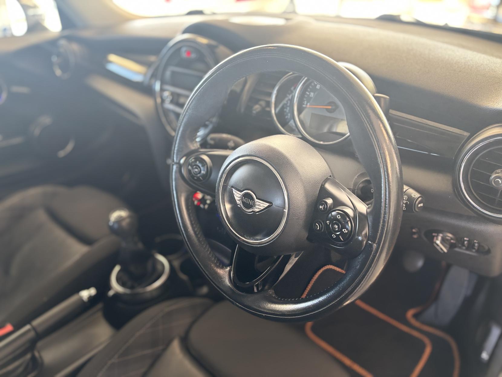 MINI Hatch 1.5 Cooper D Hatchback 3dr Diesel Manual Euro 6 (s/s) (116 ps)