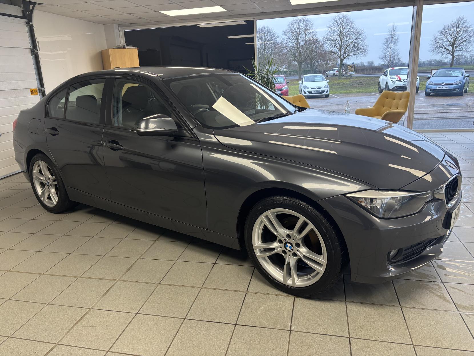 BMW 3 Series 2.0 318d SE Saloon 4dr Diesel Manual Euro 5 (s/s) (143 ps)