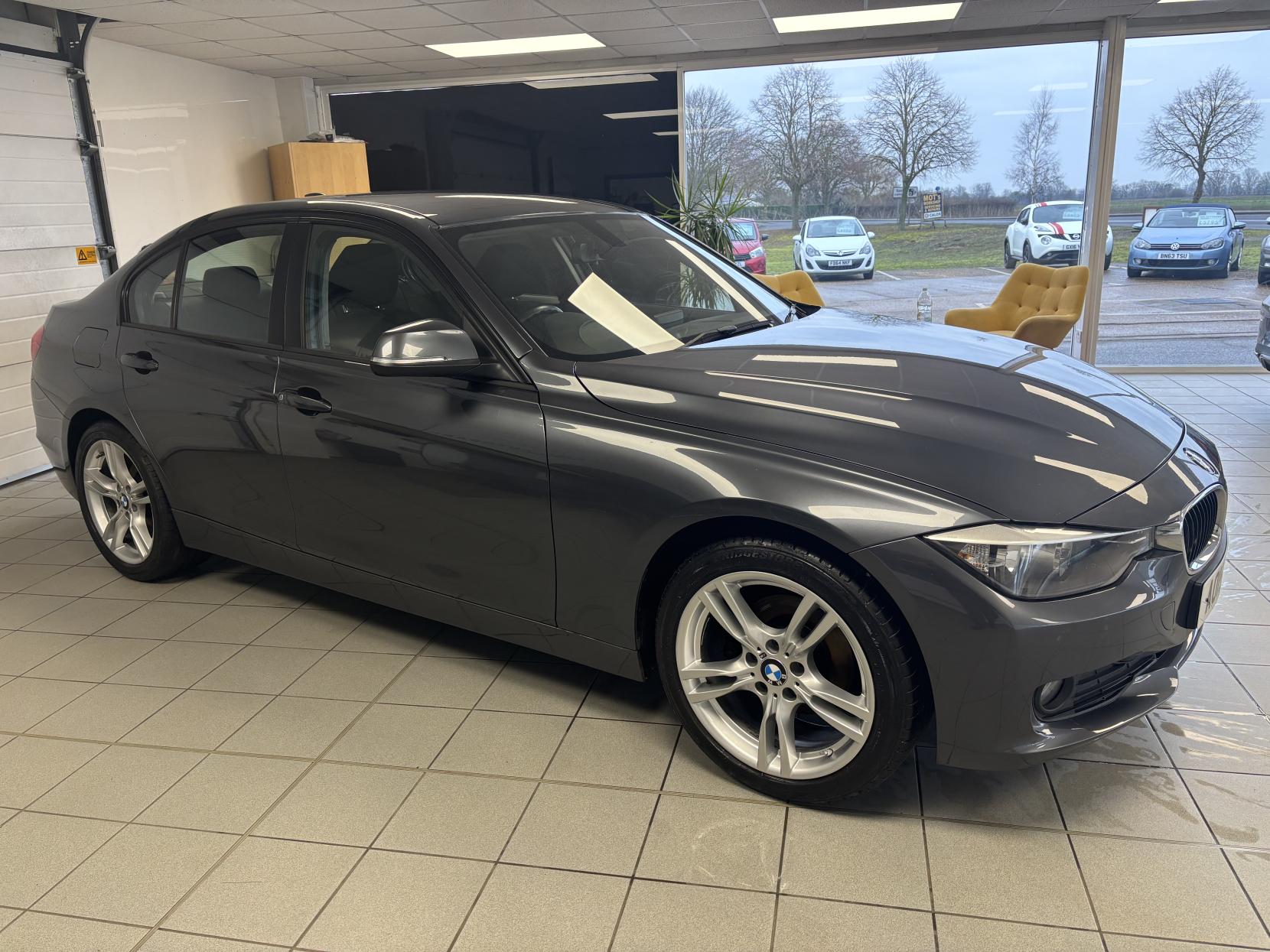 BMW 3 Series 2.0 318d SE Saloon 4dr Diesel Manual Euro 5 (s/s) (143 ps)