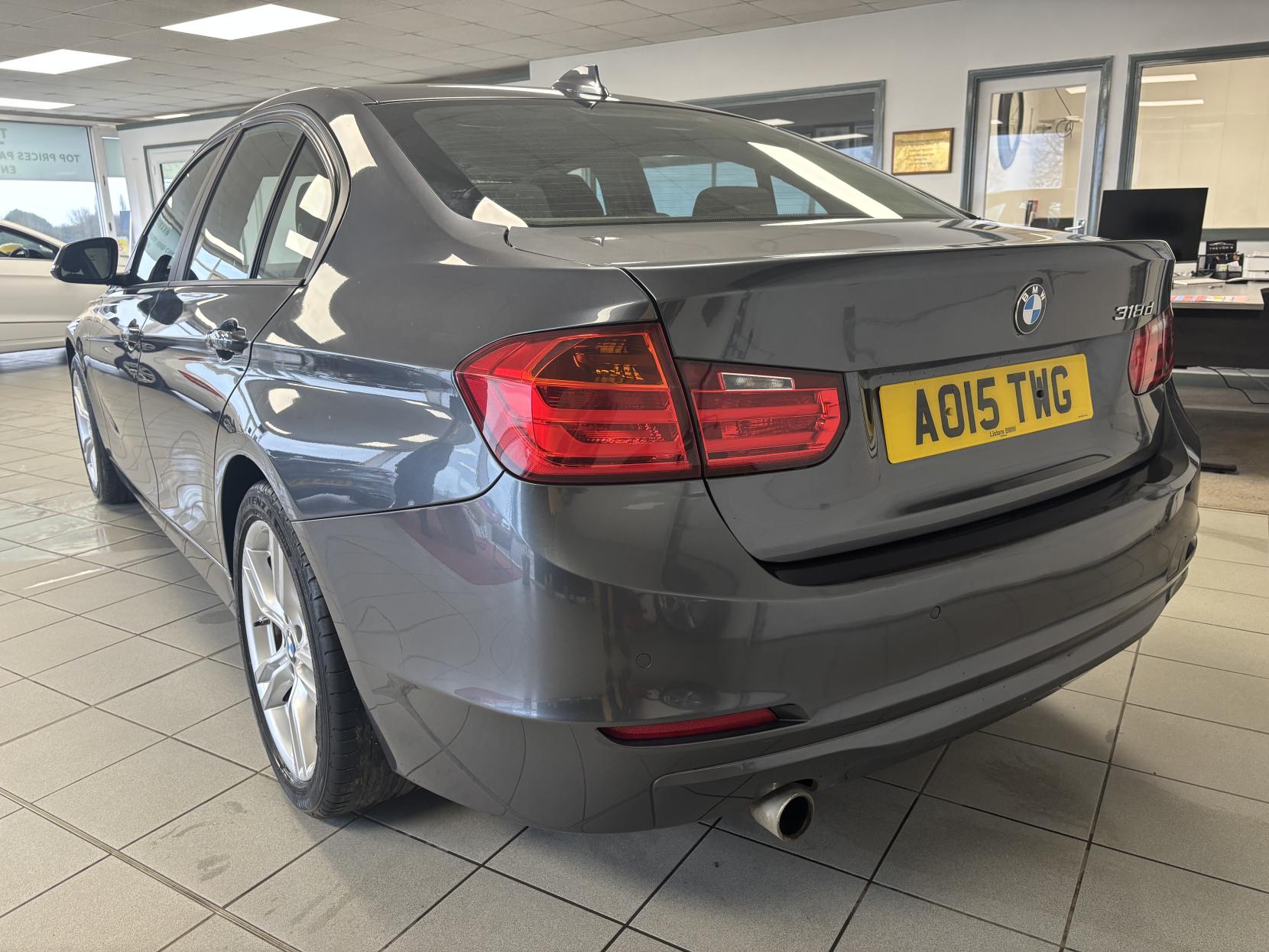 BMW 3 Series 2.0 318d SE Saloon 4dr Diesel Manual Euro 5 (s/s) (143 ps)