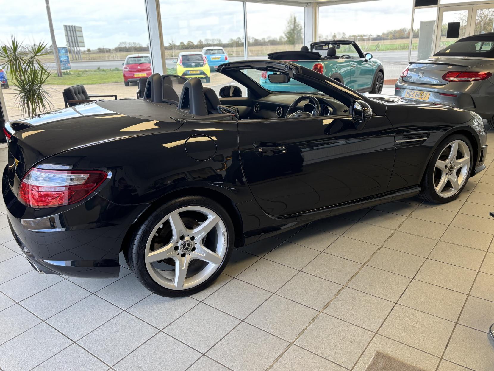 Mercedes-Benz SLK 2.1 SLK250d AMG Sport Convertible 2dr Diesel G-Tronic Euro 6 (s/s) (204 ps)