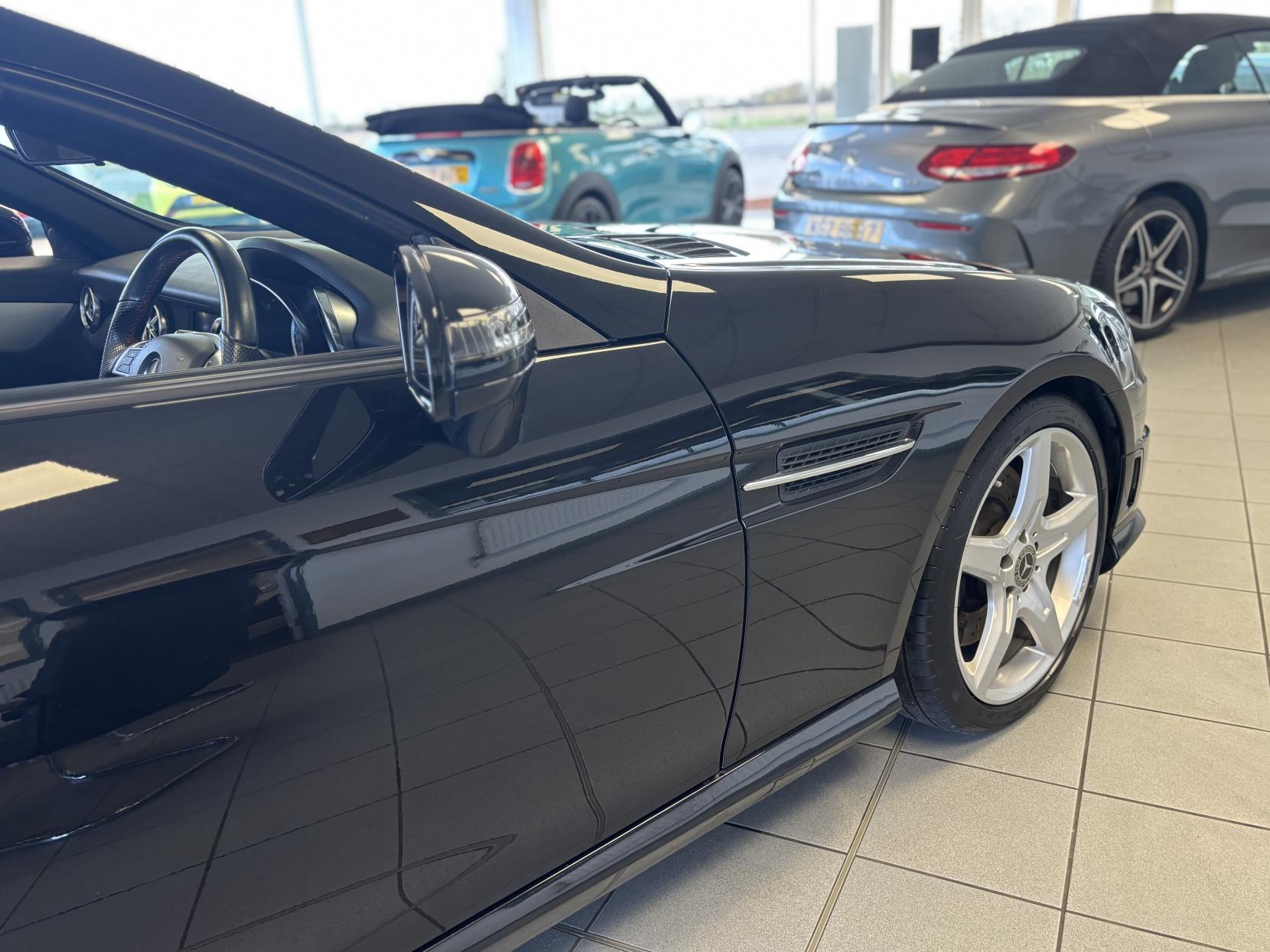 Mercedes-Benz SLK 2.1 SLK250d AMG Sport Convertible 2dr Diesel G-Tronic Euro 6 (s/s) (204 ps)