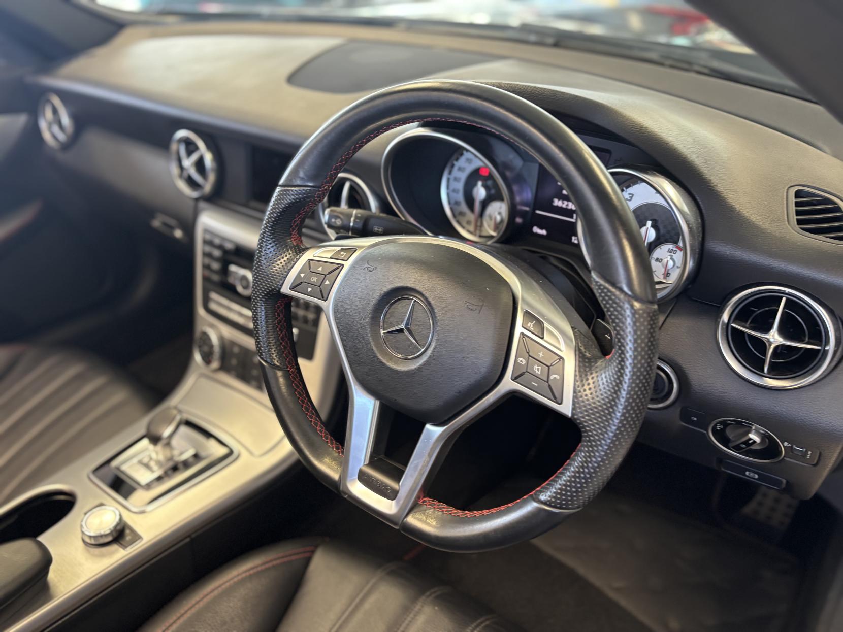 Mercedes-Benz SLK 2.1 SLK250d AMG Sport Convertible 2dr Diesel G-Tronic Euro 6 (s/s) (204 ps)