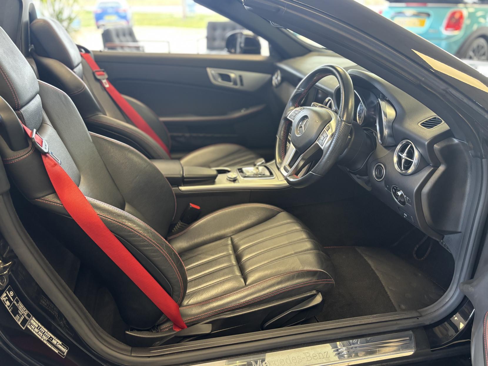 Mercedes-Benz SLK 2.1 SLK250d AMG Sport Convertible 2dr Diesel G-Tronic Euro 6 (s/s) (204 ps)