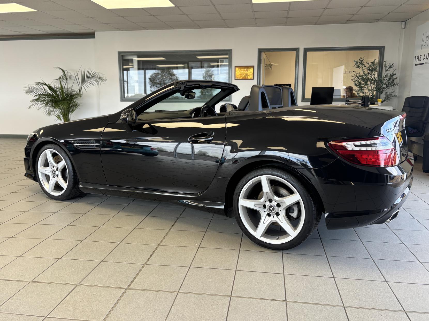 Mercedes-Benz SLK 2.1 SLK250d AMG Sport Convertible 2dr Diesel G-Tronic Euro 6 (s/s) (204 ps)