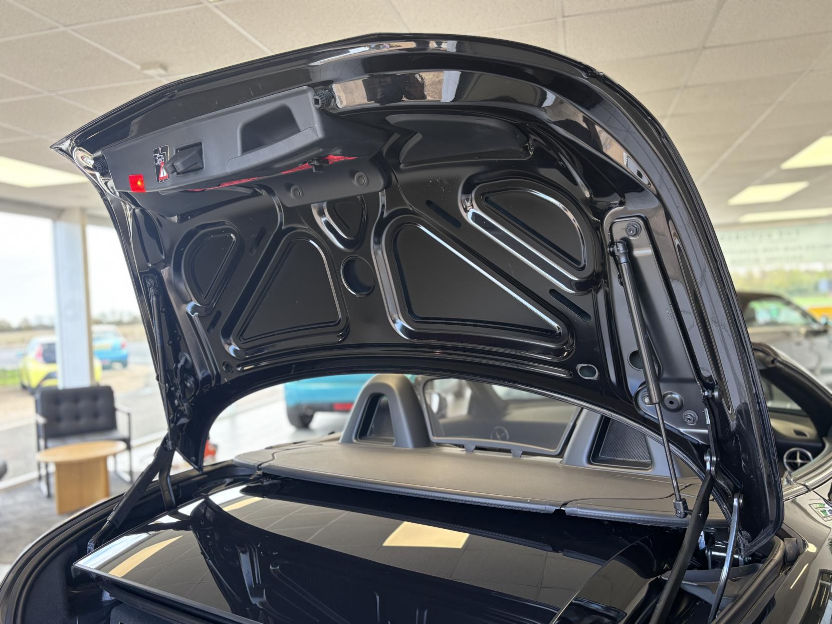 Mercedes-Benz SLK 2.1 SLK250d AMG Sport Convertible 2dr Diesel G-Tronic Euro 6 (s/s) (204 ps)