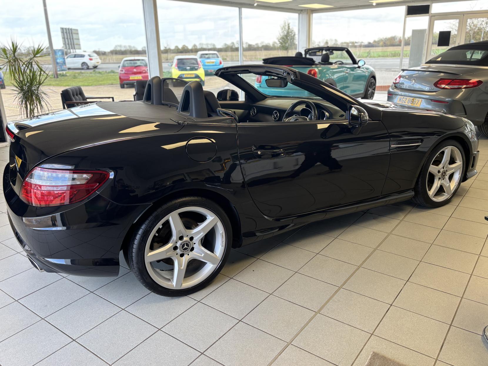 Mercedes-Benz SLK 2.1 SLK250d AMG Sport Convertible 2dr Diesel G-Tronic Euro 6 (s/s) (204 ps)