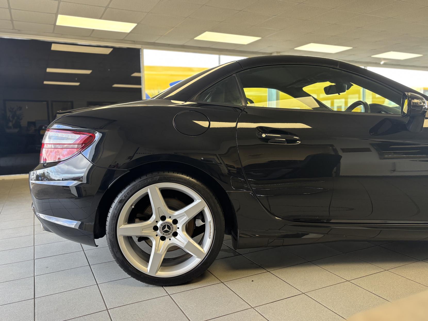 Mercedes-Benz SLK 2.1 SLK250d AMG Sport Convertible 2dr Diesel G-Tronic Euro 6 (s/s) (204 ps)