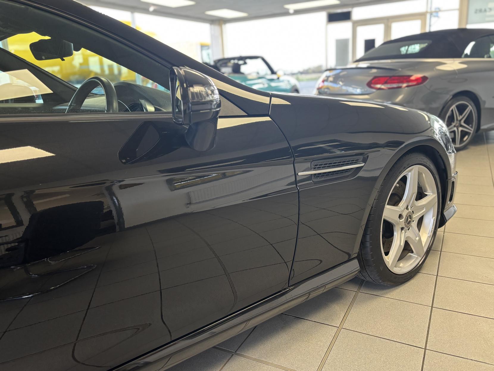 Mercedes-Benz SLK 2.1 SLK250d AMG Sport Convertible 2dr Diesel G-Tronic Euro 6 (s/s) (204 ps)