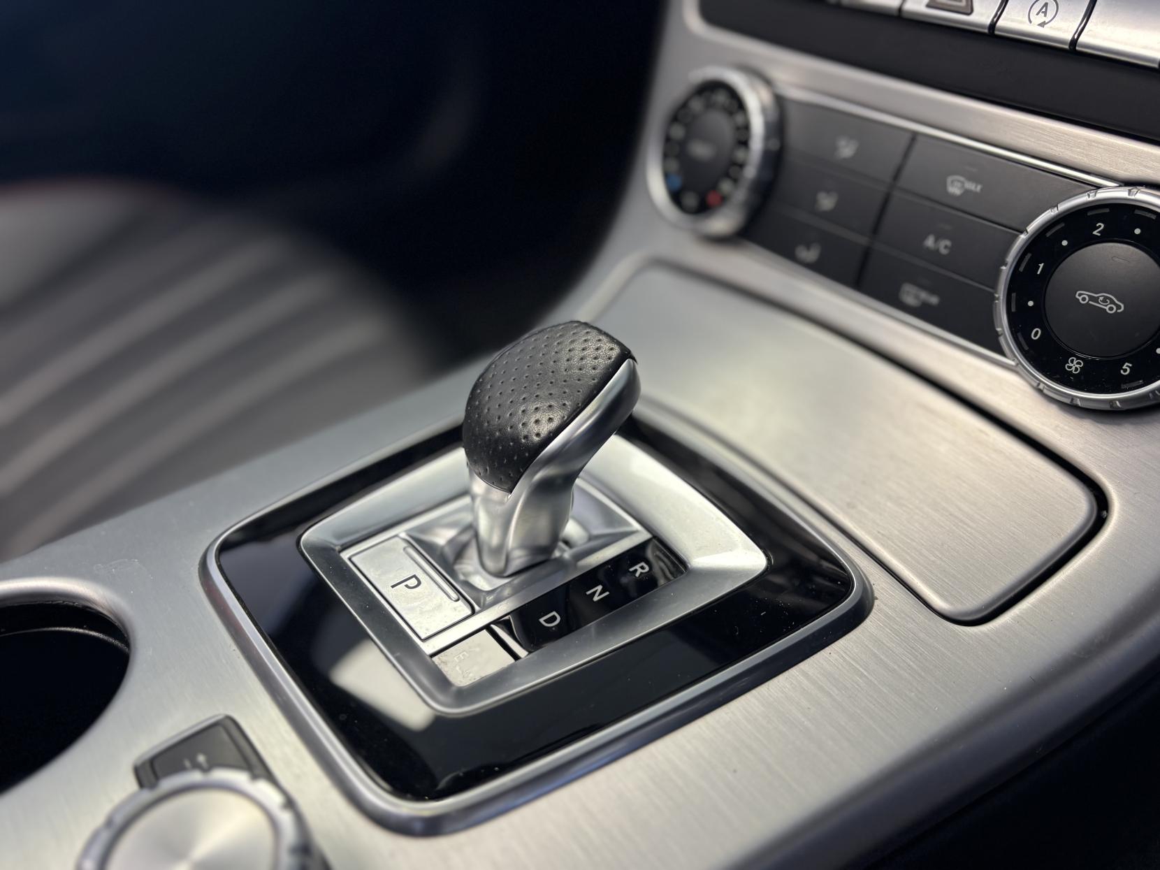 Mercedes-Benz SLK 2.1 SLK250d AMG Sport Convertible 2dr Diesel G-Tronic Euro 6 (s/s) (204 ps)