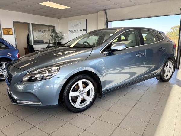 Volvo V40 1.6 D2 SE Nav Hatchback 5dr Diesel Manual Euro 5 (s/s) (115 ps)