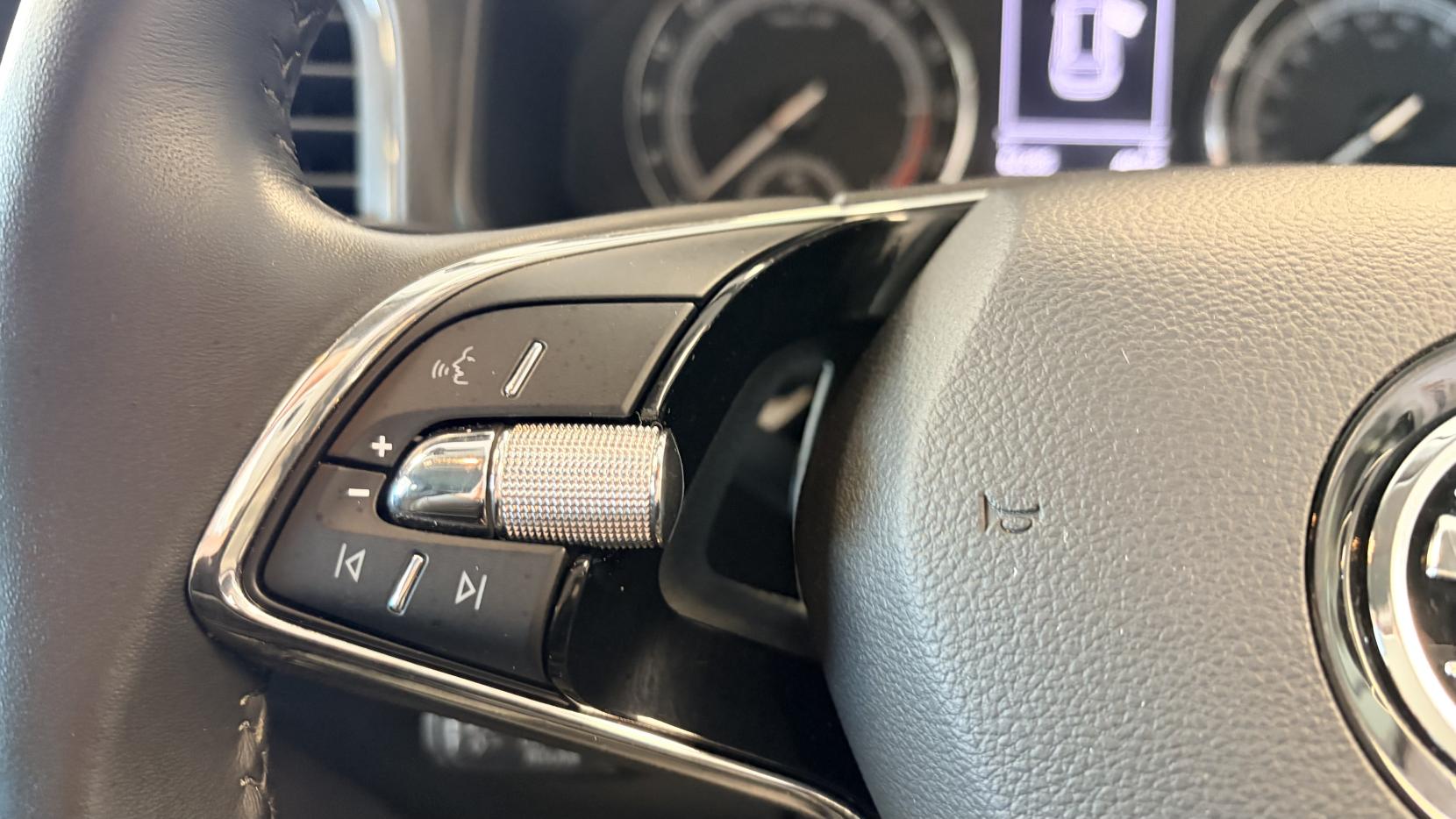 Skoda Karoq 2.0 TDI SE Technology SUV 5dr Diesel Manual Euro 6 (s/s) (150 ps)