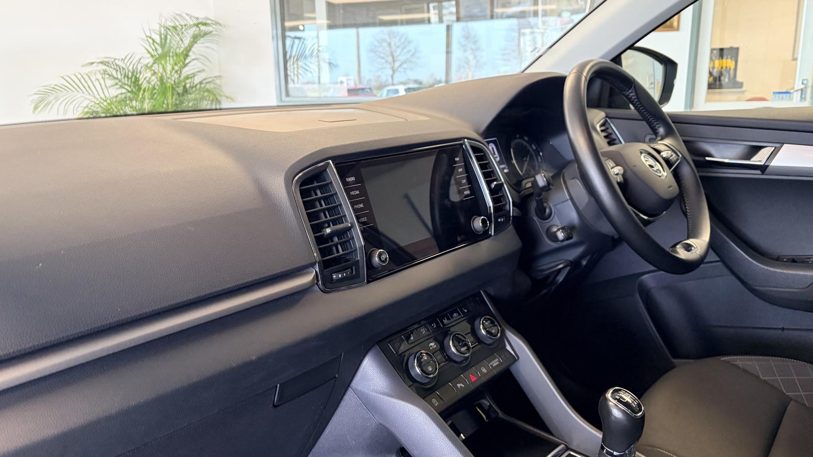 Skoda Karoq 2.0 TDI SE Technology SUV 5dr Diesel Manual Euro 6 (s/s) (150 ps)