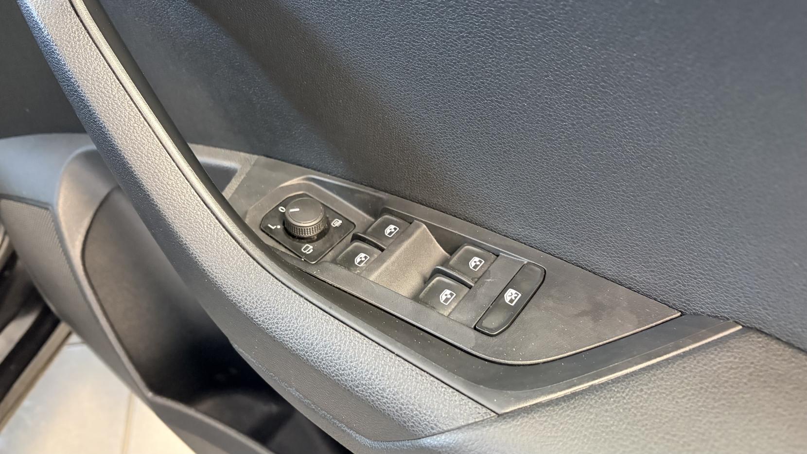 Skoda Karoq 2.0 TDI SE Technology SUV 5dr Diesel Manual Euro 6 (s/s) (150 ps)