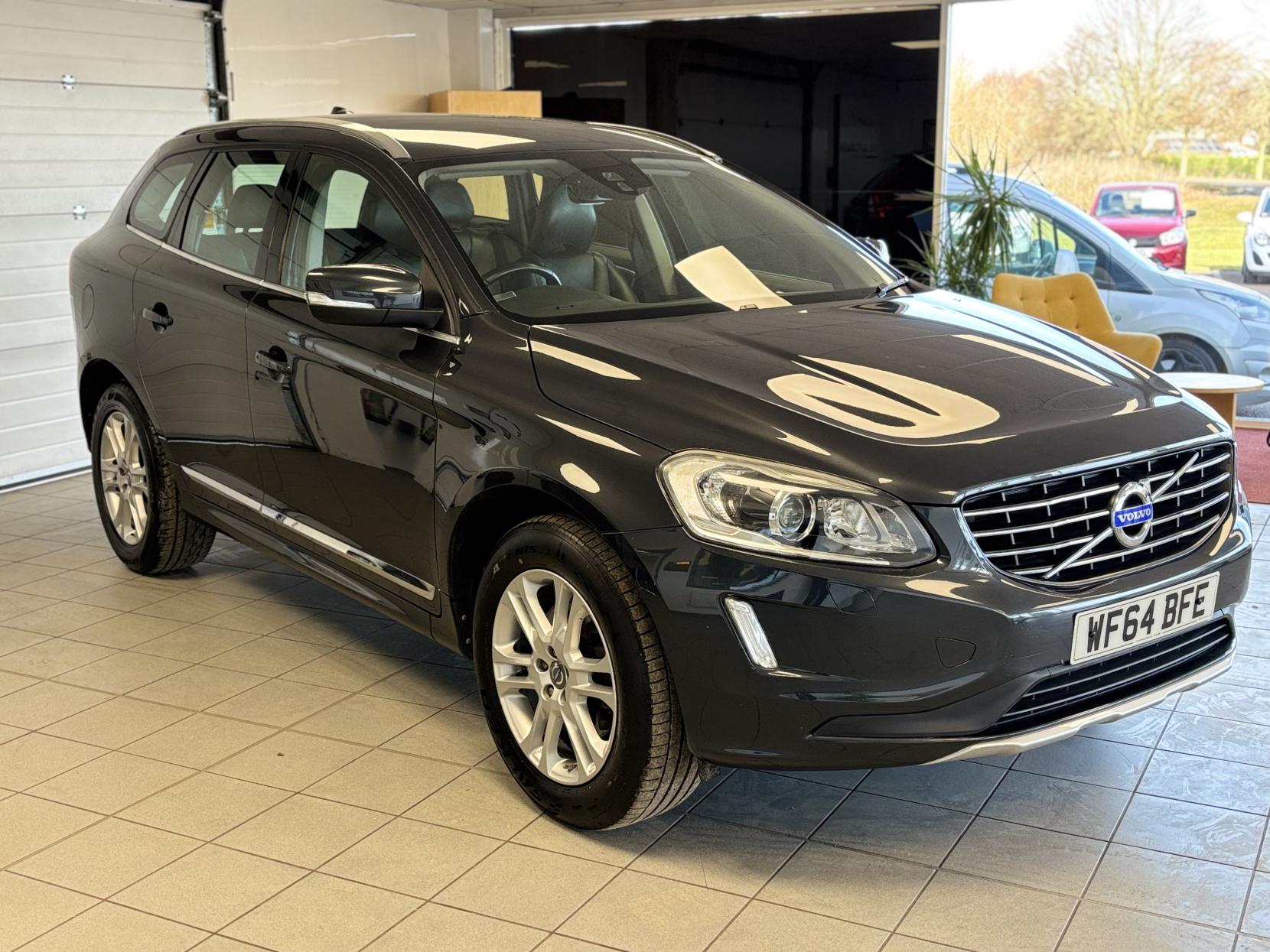 Volvo XC60 2.4 D5 SE Lux Nav SUV 5dr Diesel Geartronic AWD Euro 5 (215 ps)