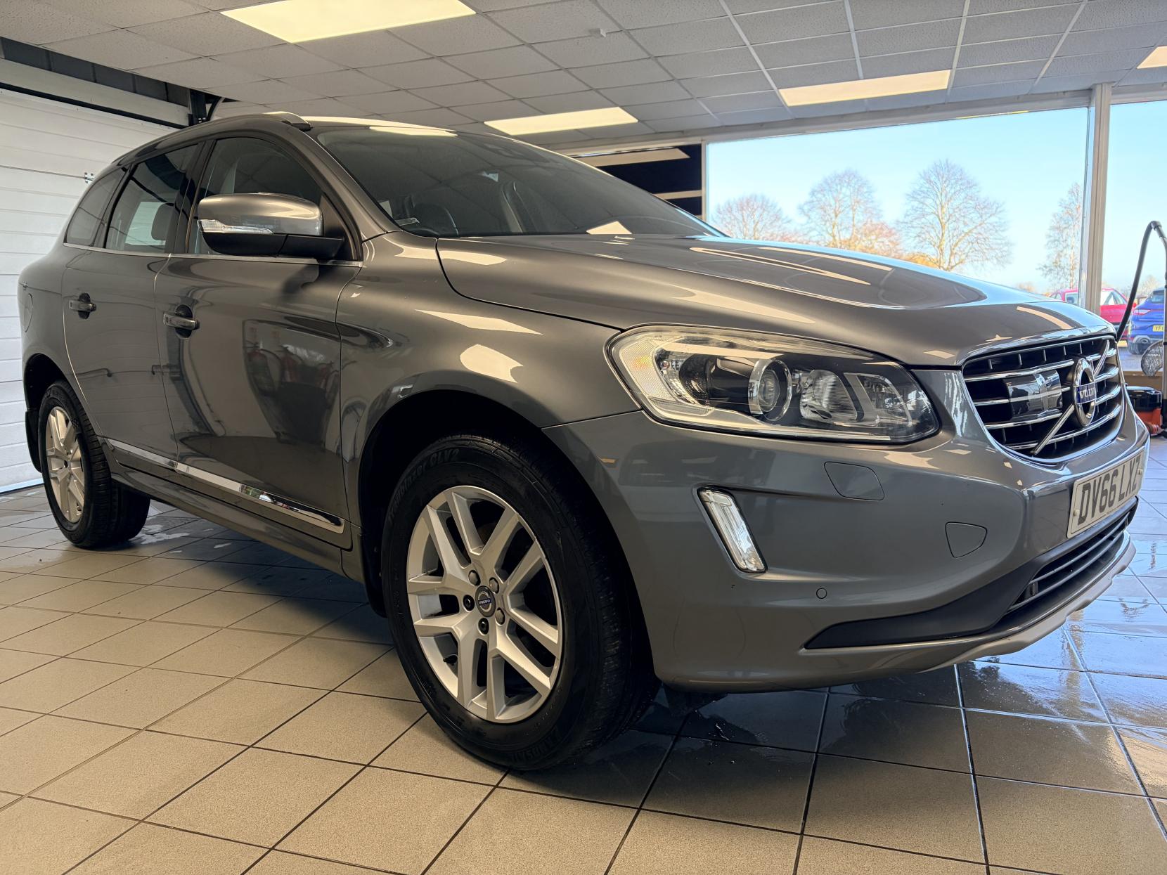 Volvo XC60 2.0 D4 SE Lux Nav SUV 5dr Diesel Manual Euro 6 (s/s) (190 ps)