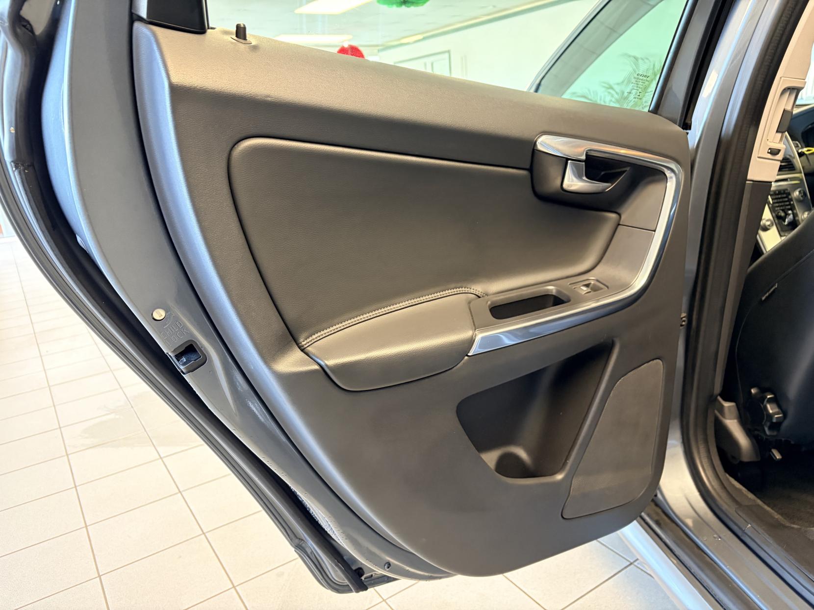 Volvo XC60 2.0 D4 SE Lux Nav SUV 5dr Diesel Manual Euro 6 (s/s) (190 ps)