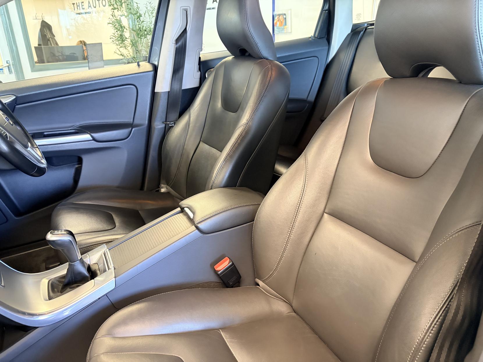 Volvo XC60 2.0 D4 SE Lux Nav SUV 5dr Diesel Manual Euro 6 (s/s) (190 ps)