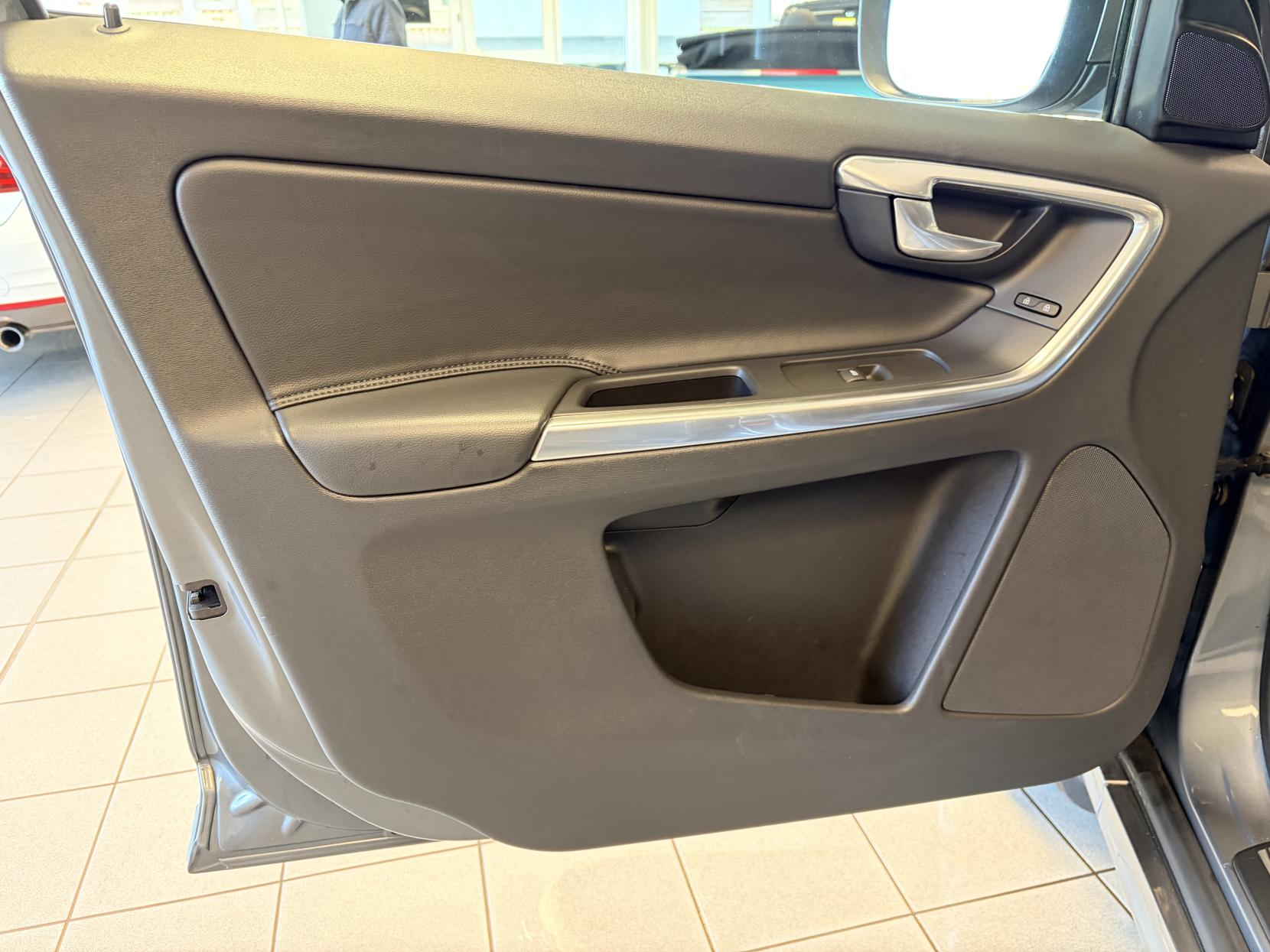 Volvo XC60 2.0 D4 SE Lux Nav SUV 5dr Diesel Manual Euro 6 (s/s) (190 ps)