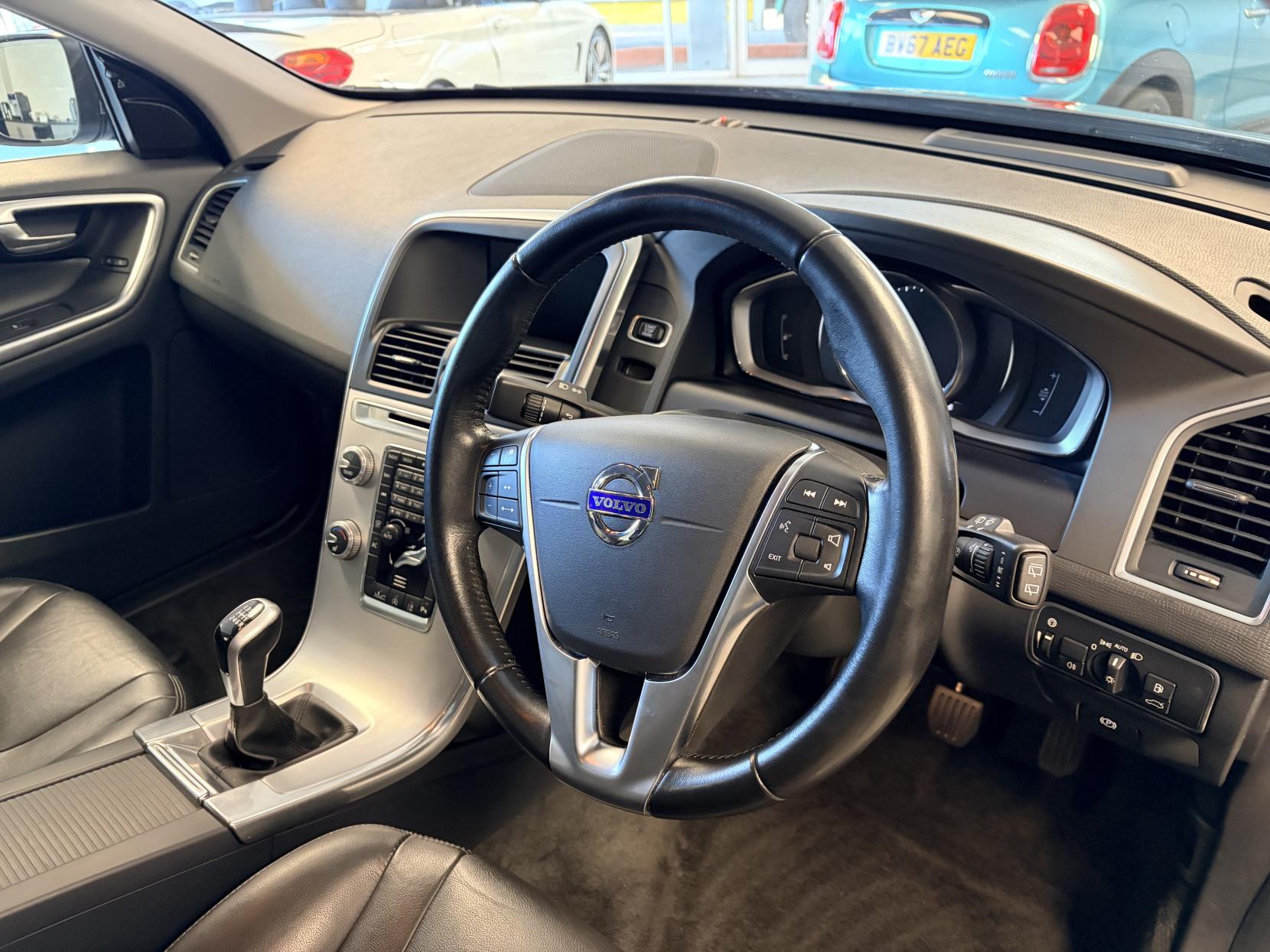 Volvo XC60 2.0 D4 SE Lux Nav SUV 5dr Diesel Manual Euro 6 (s/s) (190 ps)