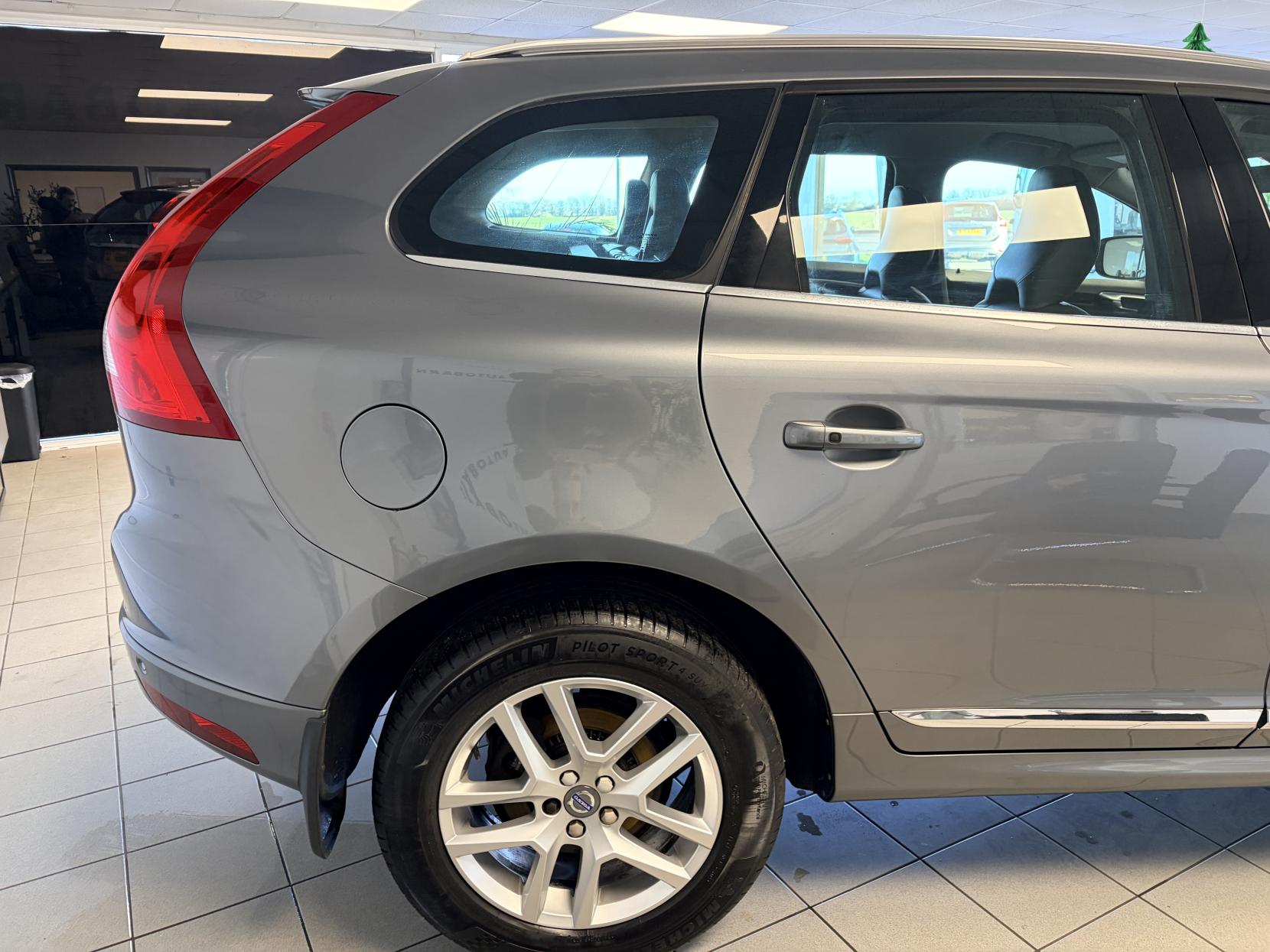 Volvo XC60 2.0 D4 SE Lux Nav SUV 5dr Diesel Manual Euro 6 (s/s) (190 ps)
