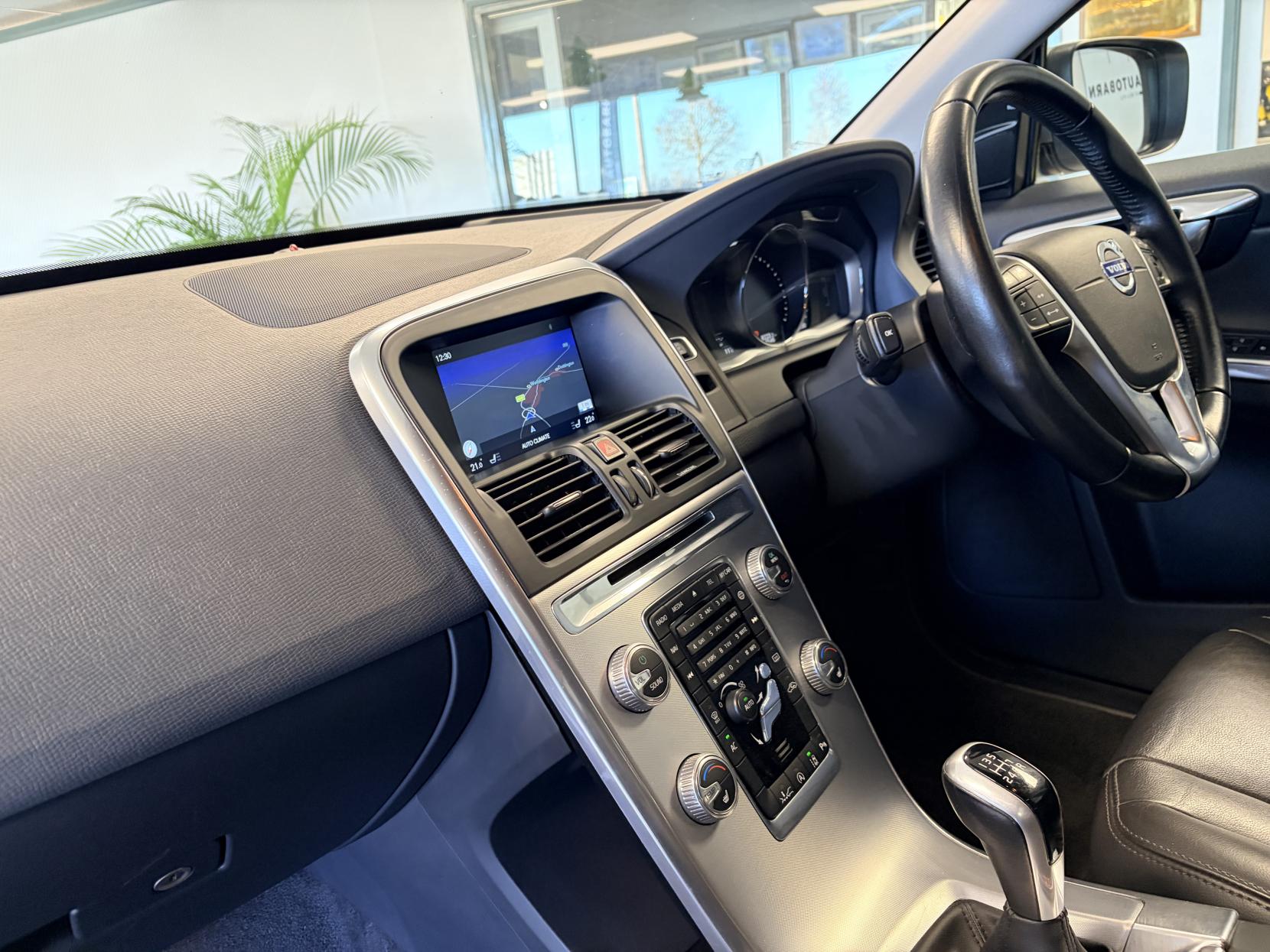 Volvo XC60 2.0 D4 SE Lux Nav SUV 5dr Diesel Manual Euro 6 (s/s) (190 ps)