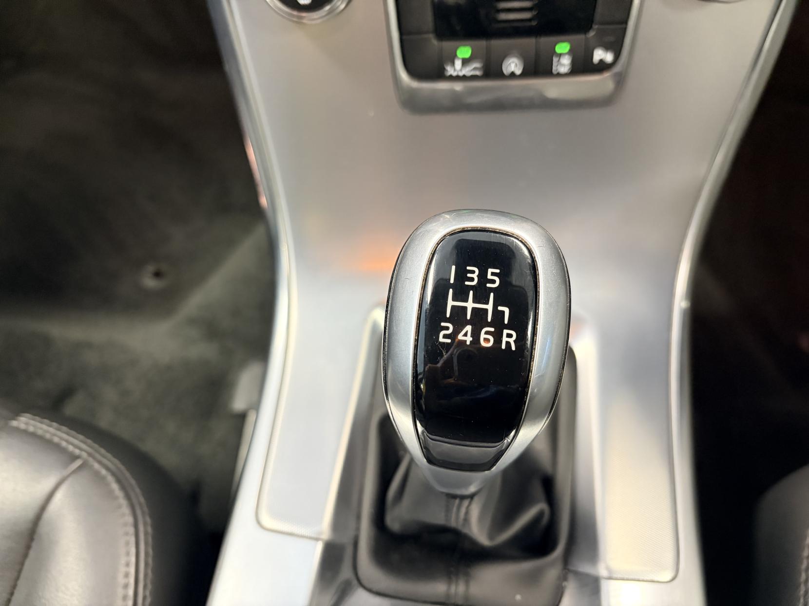 Volvo XC60 2.0 D4 SE Lux Nav SUV 5dr Diesel Manual Euro 6 (s/s) (190 ps)