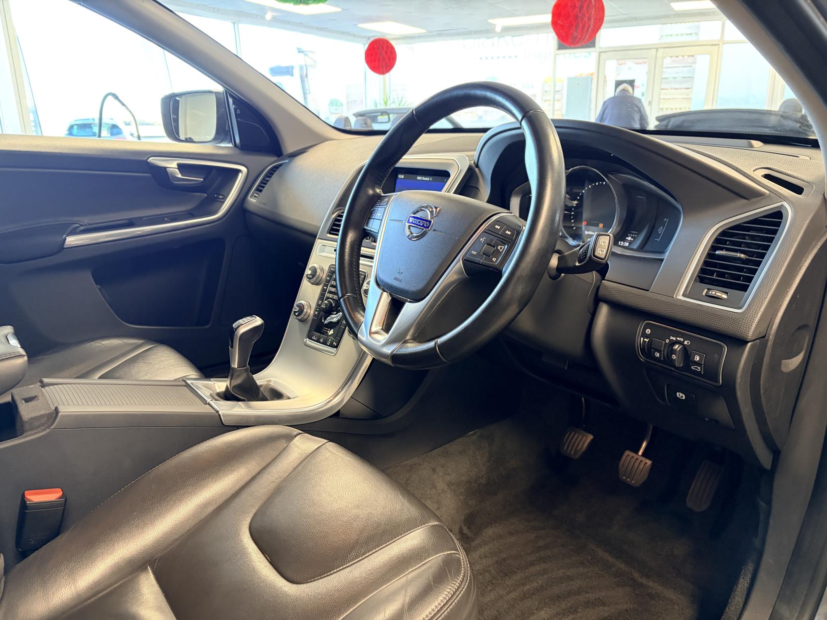 Volvo XC60 2.0 D4 SE Lux Nav SUV 5dr Diesel Manual Euro 6 (s/s) (190 ps)