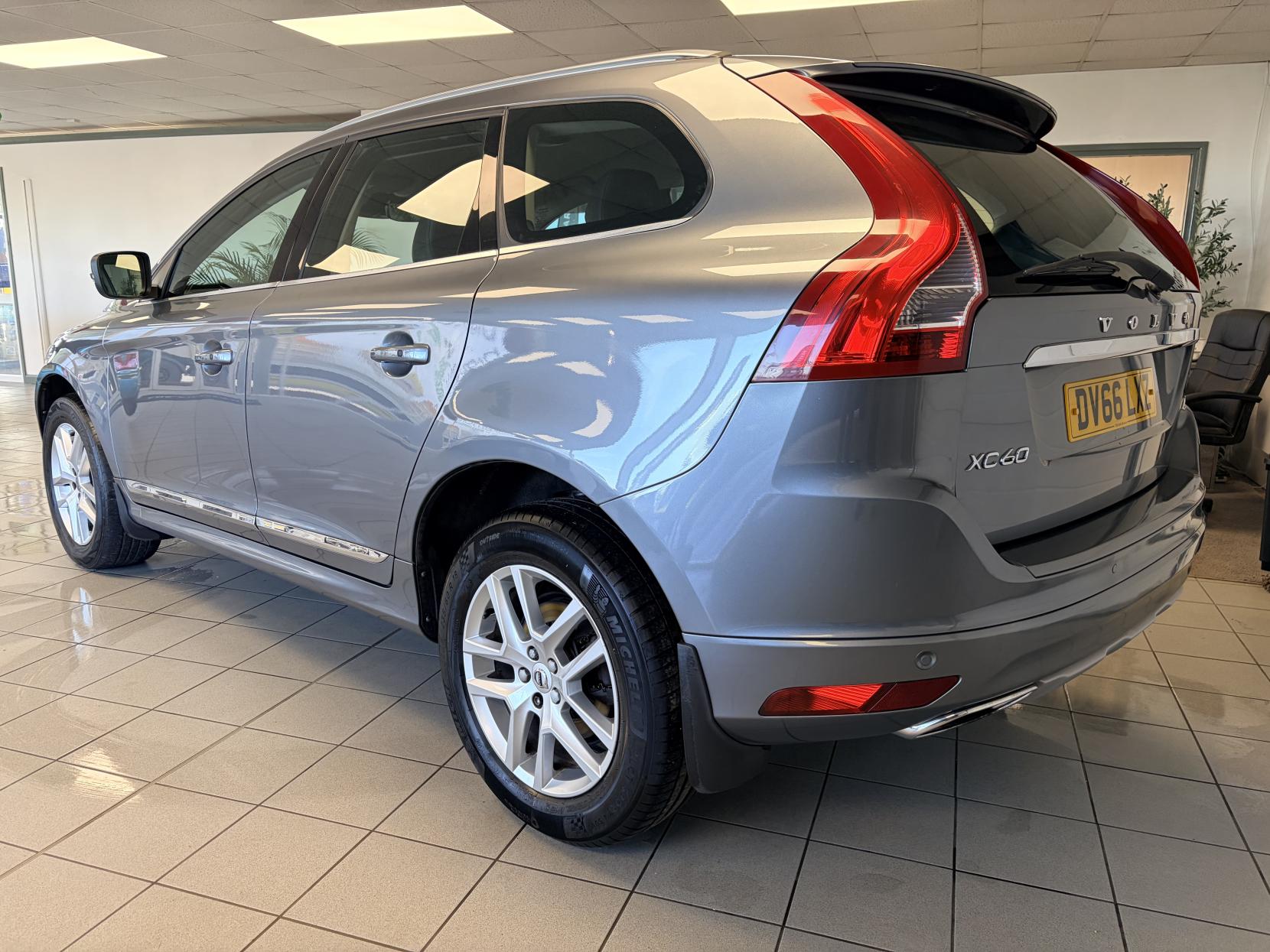 Volvo XC60 2.0 D4 SE Lux Nav SUV 5dr Diesel Manual Euro 6 (s/s) (190 ps)