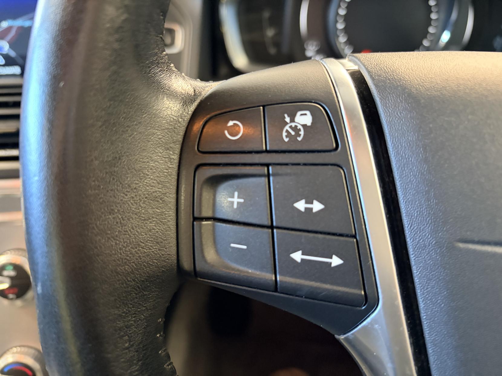 Volvo XC60 2.0 D4 SE Lux Nav SUV 5dr Diesel Manual Euro 6 (s/s) (190 ps)