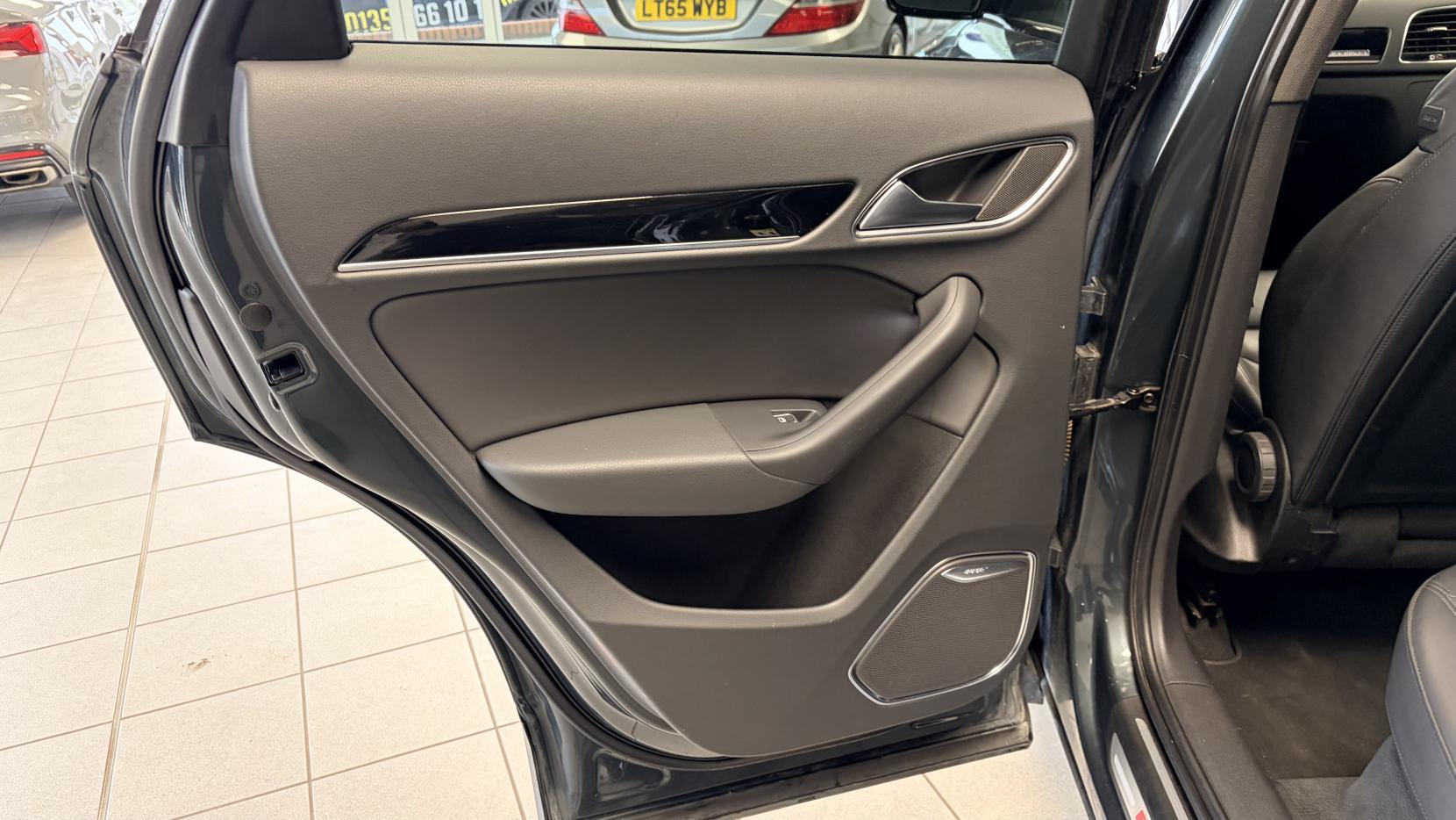 Audi Q3 2.0 TFSI Black Edition SUV 5dr Petrol S Tronic quattro Euro 6 (s/s) (180 ps)