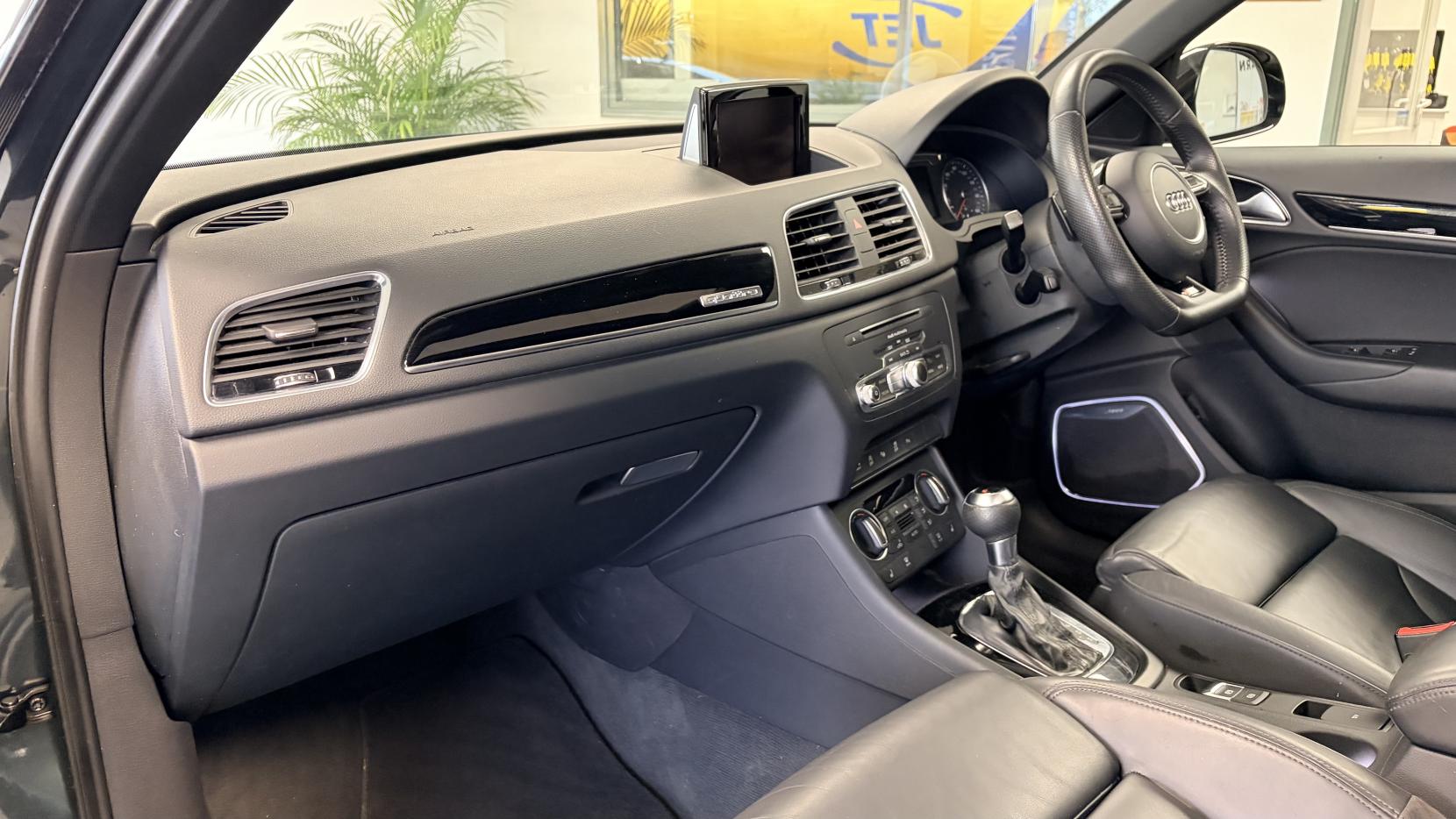 Audi Q3 2.0 TFSI Black Edition SUV 5dr Petrol S Tronic quattro Euro 6 (s/s) (180 ps)