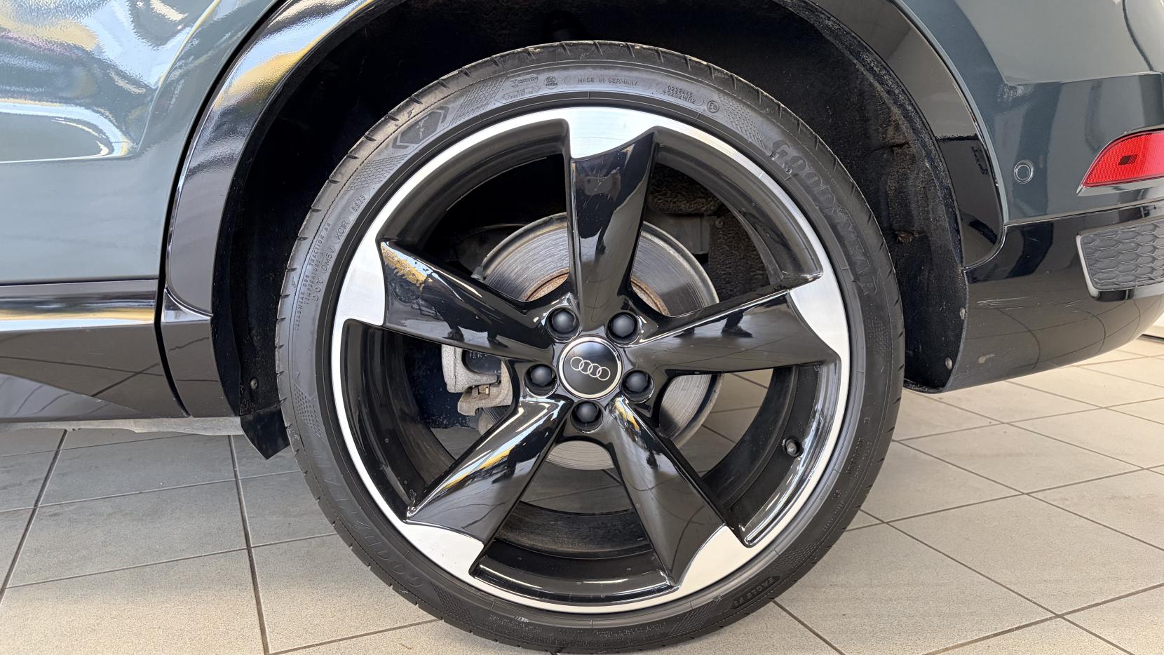 Audi Q3 2.0 TFSI Black Edition SUV 5dr Petrol S Tronic quattro Euro 6 (s/s) (180 ps)