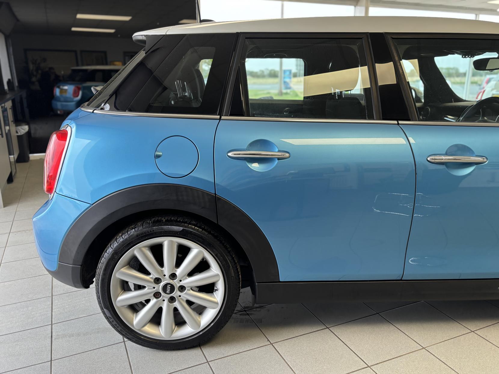MINI Hatch 1.5 Cooper Hatchback 5dr Petrol Manual Euro 6 (s/s) (136 ps)