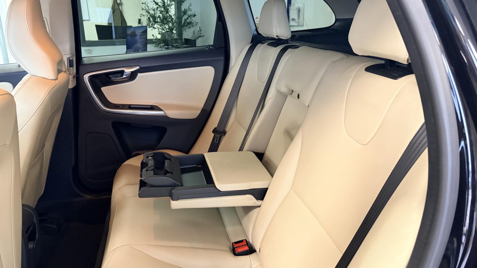 Volvo XC60 2.4 D4 SE Lux Nav SUV 5dr Diesel Auto AWD Euro 6 (s/s) (190 ps)