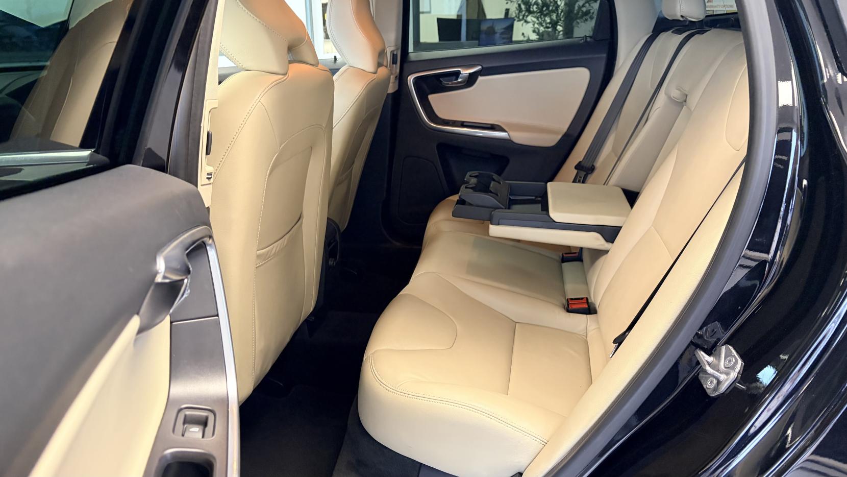 Volvo XC60 2.4 D4 SE Lux Nav SUV 5dr Diesel Auto AWD Euro 6 (s/s) (190 ps)