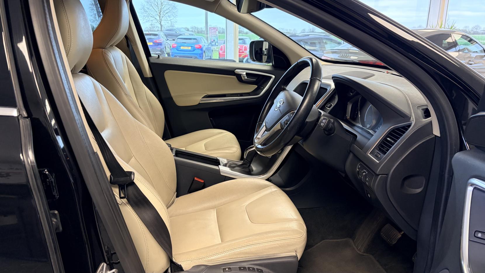 Volvo XC60 2.4 D4 SE Lux Nav SUV 5dr Diesel Auto AWD Euro 6 (s/s) (190 ps)