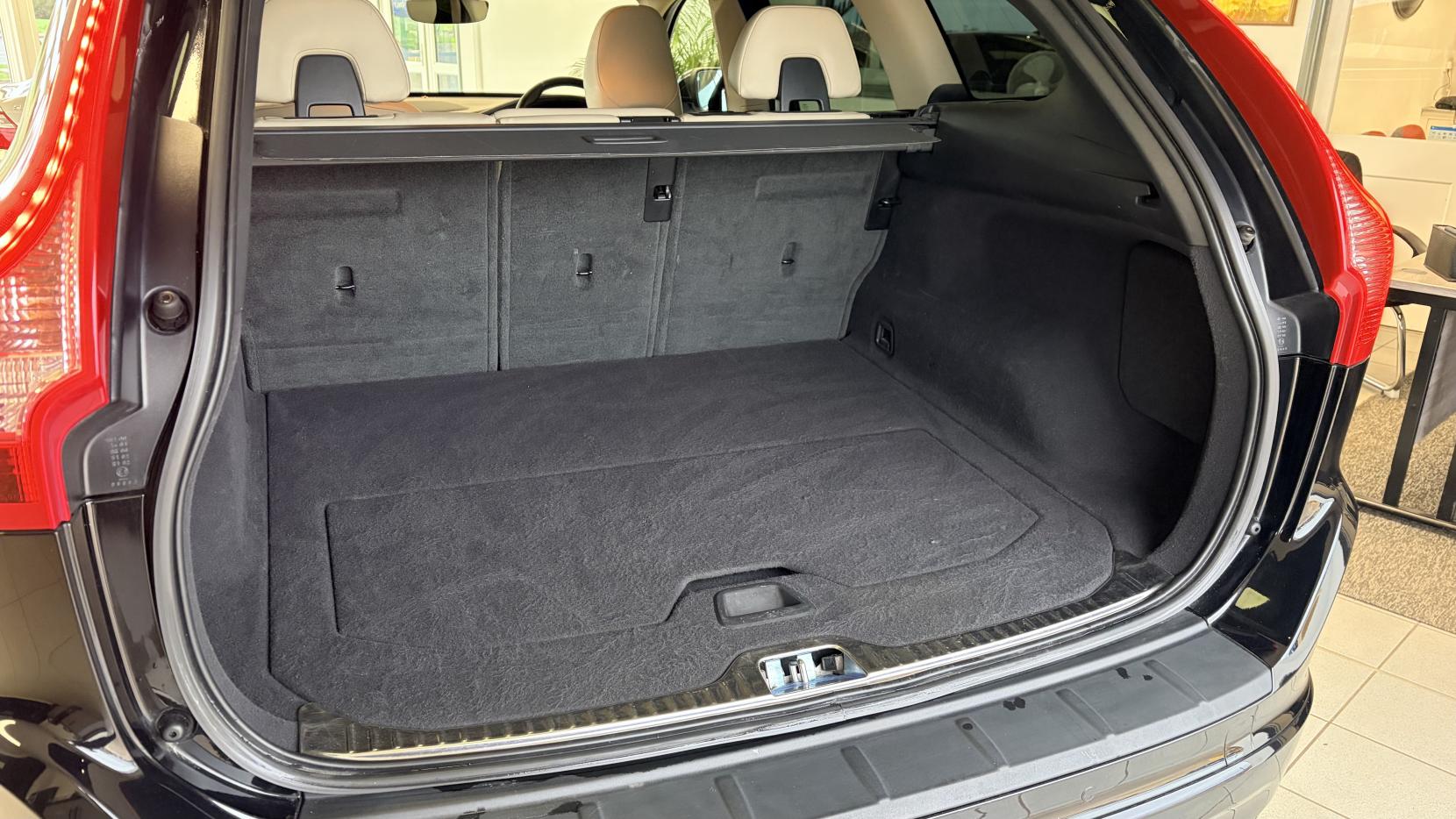 Volvo XC60 2.4 D4 SE Lux Nav SUV 5dr Diesel Auto AWD Euro 6 (s/s) (190 ps)