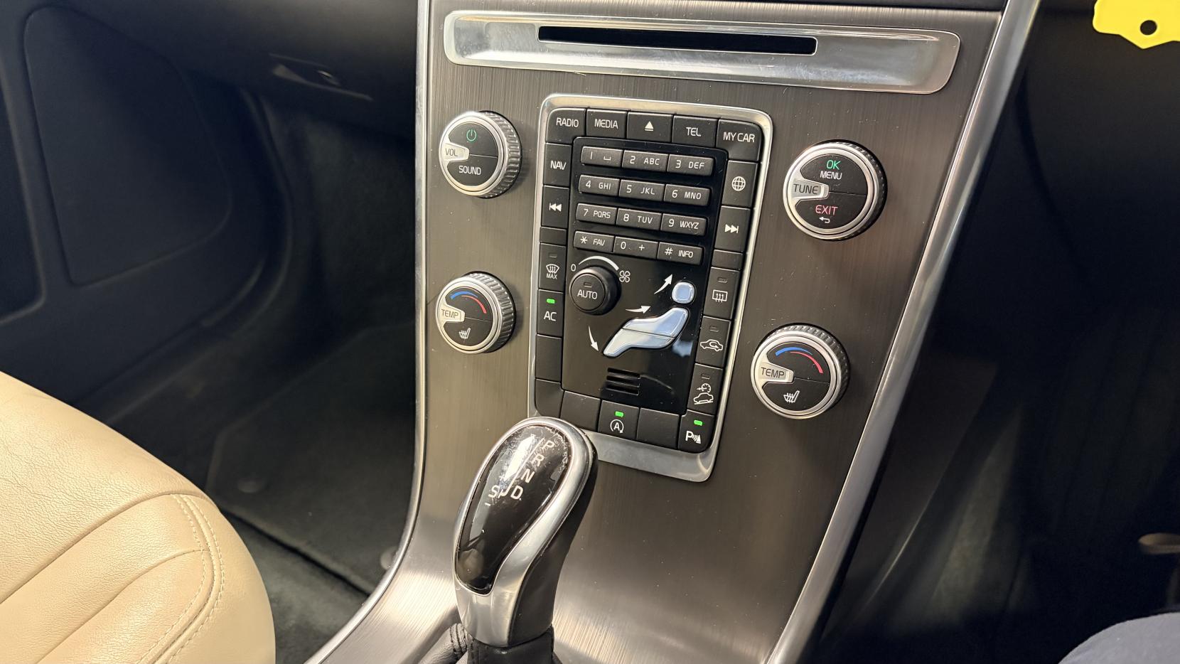 Volvo XC60 2.4 D4 SE Lux Nav SUV 5dr Diesel Auto AWD Euro 6 (s/s) (190 ps)