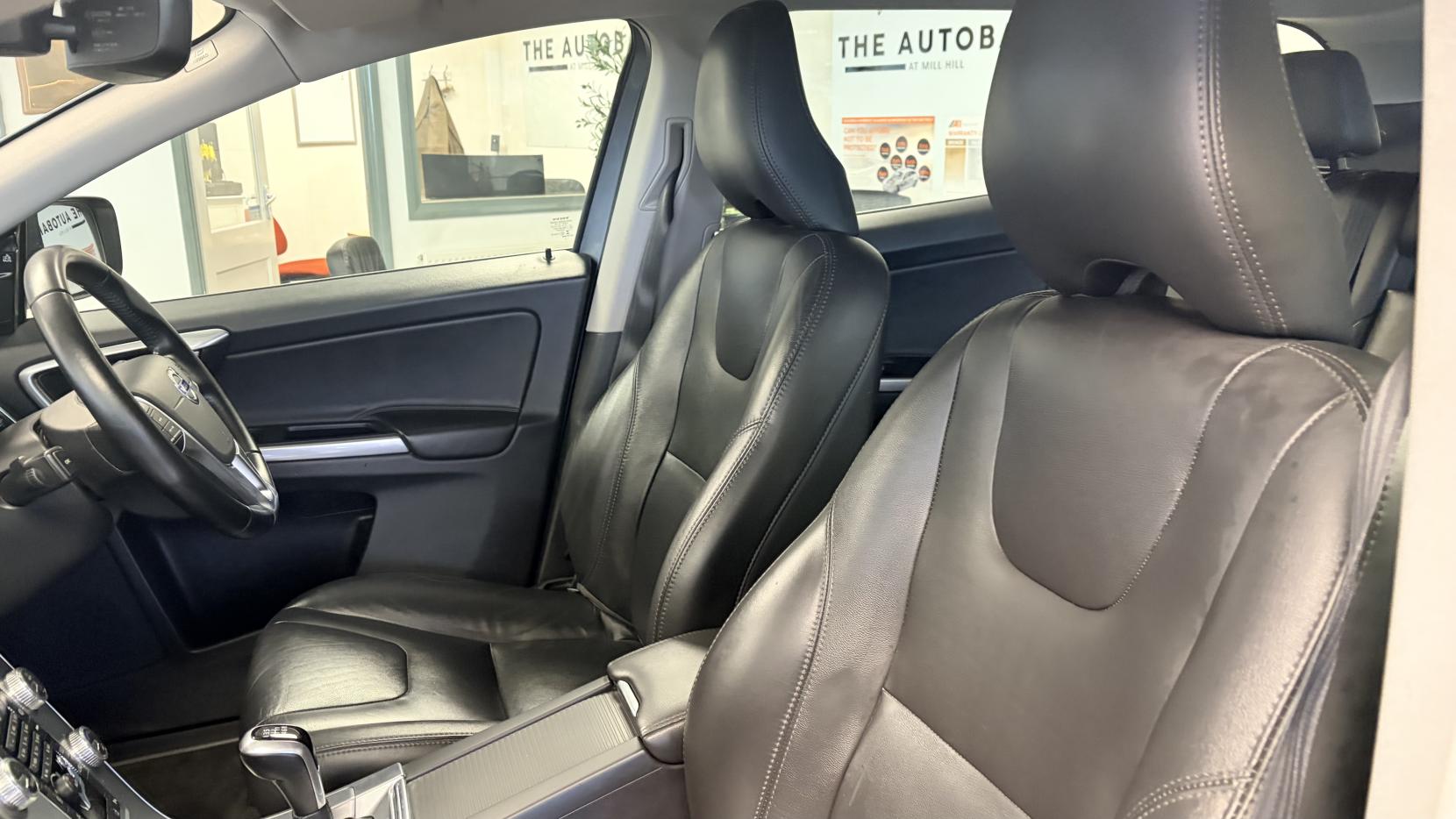 Volvo XC60 2.0 D4 SE Nav SUV 5dr Diesel Manual Euro 6 (s/s) (190 ps)