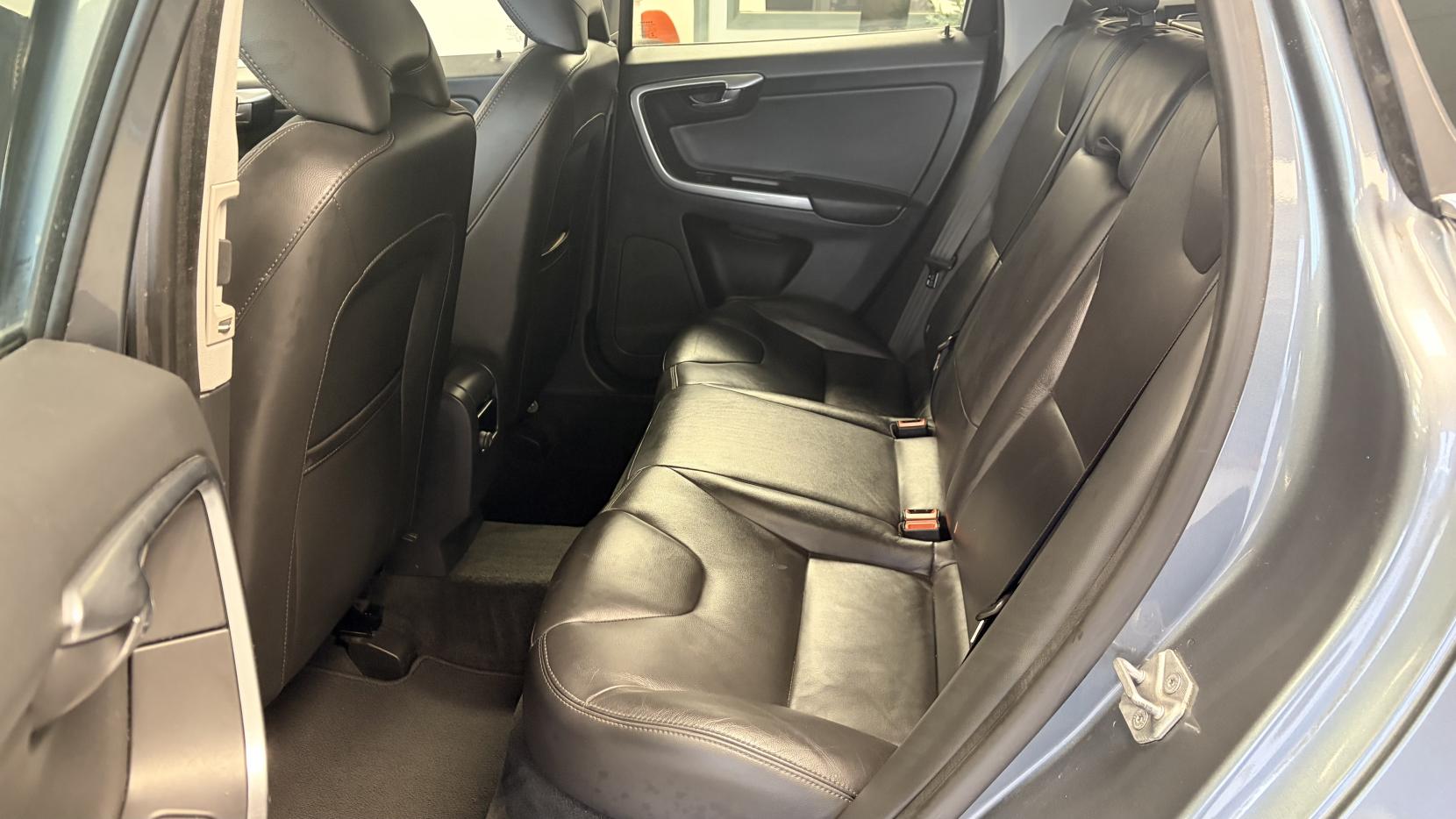 Volvo XC60 2.0 D4 SE Nav SUV 5dr Diesel Manual Euro 6 (s/s) (190 ps)