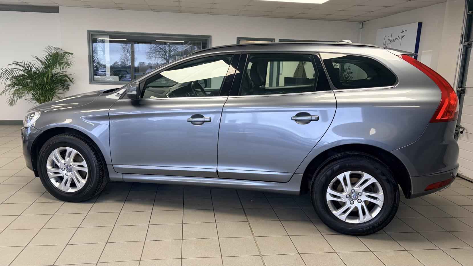 Volvo XC60 2.0 D4 SE Nav SUV 5dr Diesel Manual Euro 6 (s/s) (190 ps)