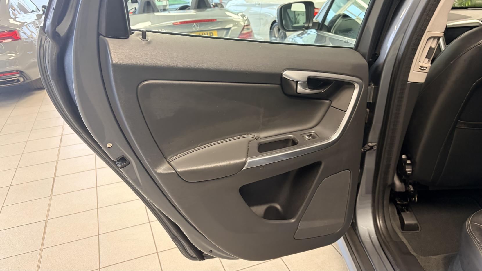 Volvo XC60 2.0 D4 SE Nav SUV 5dr Diesel Manual Euro 6 (s/s) (190 ps)