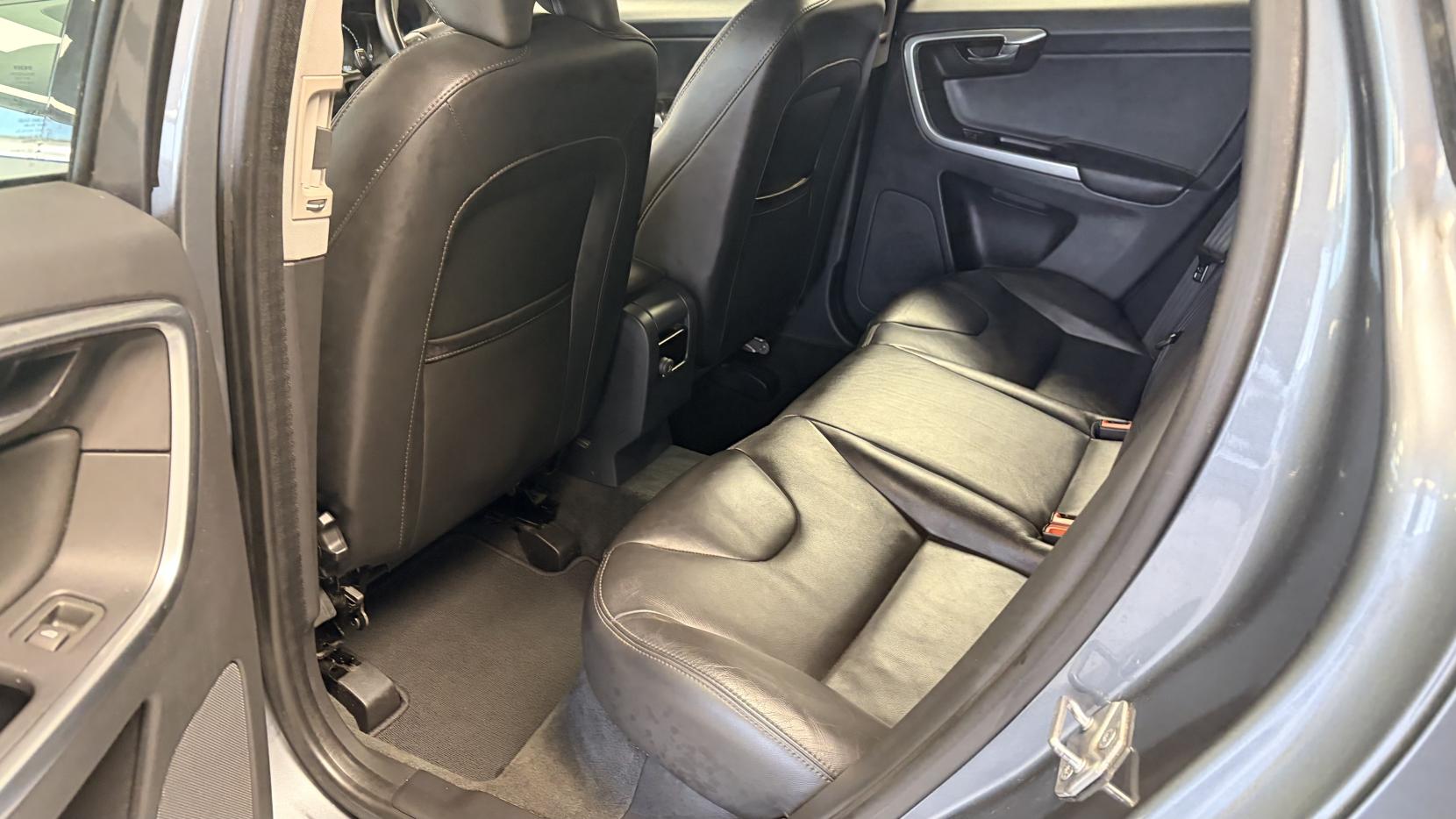 Volvo XC60 2.0 D4 SE Nav SUV 5dr Diesel Manual Euro 6 (s/s) (190 ps)