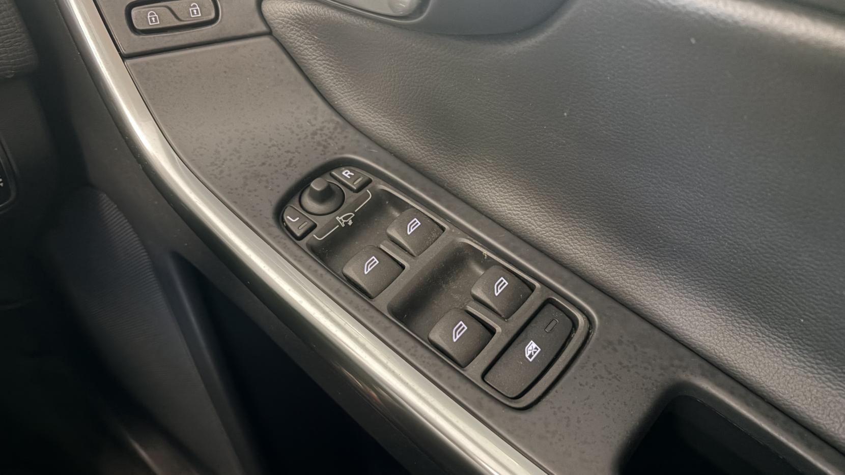 Volvo XC60 2.0 D4 SE Nav SUV 5dr Diesel Manual Euro 6 (s/s) (190 ps)