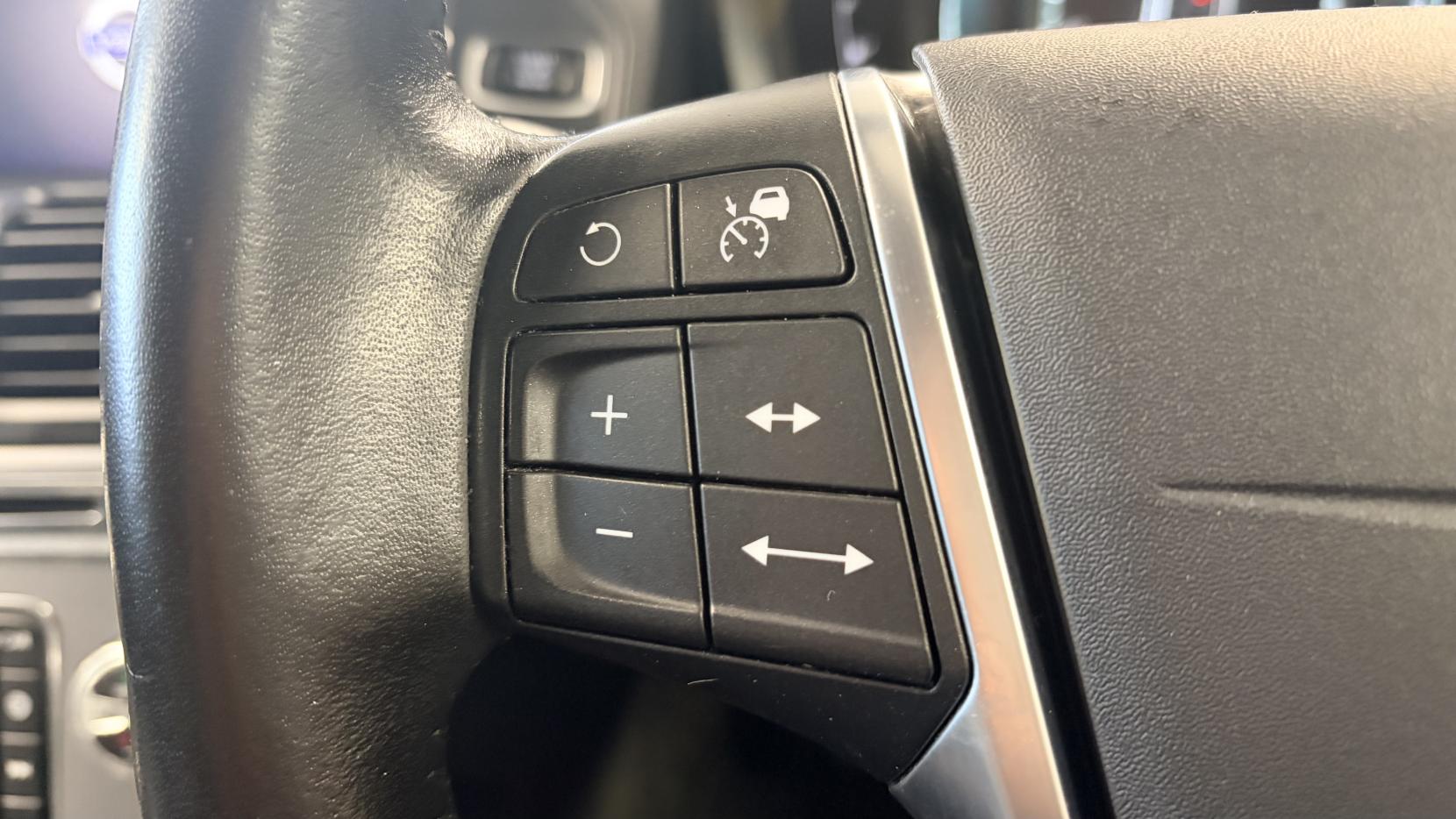 Volvo XC60 2.0 D4 SE Nav SUV 5dr Diesel Manual Euro 6 (s/s) (190 ps)