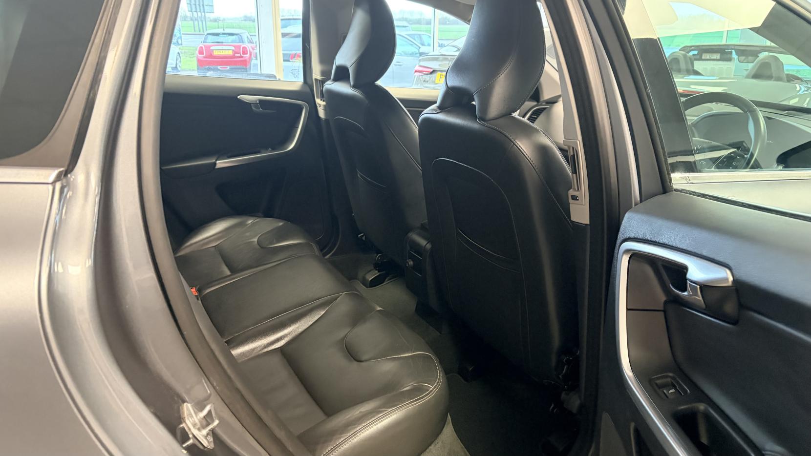 Volvo XC60 2.0 D4 SE Nav SUV 5dr Diesel Manual Euro 6 (s/s) (190 ps)